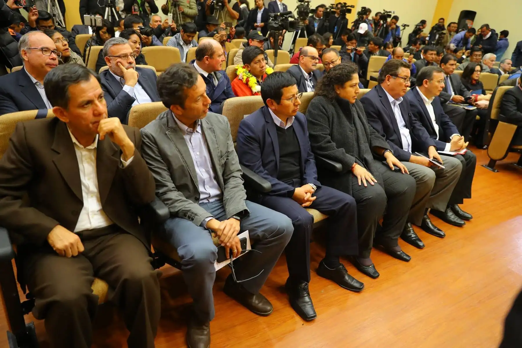El Jefe del Estado, Martín Vizcarra, en  conferencia de prensa, junto al presidente de Bolivia, Evo Morales, al termino de la reunión en la frontera del Altiplano puneño.residencia