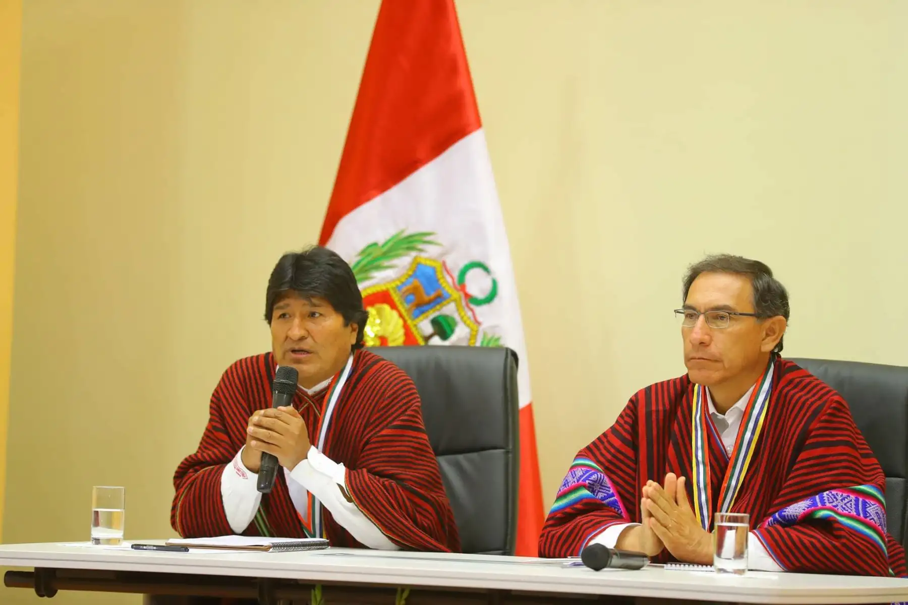 El Jefe del Estado, Martín Vizcarra, en  conferencia de prensa, junto al presidente de Bolivia, Evo Morales, al termino de la reunión en la frontera del Altiplano puneño.Foto:ANDINA/ Prensa Presidencia