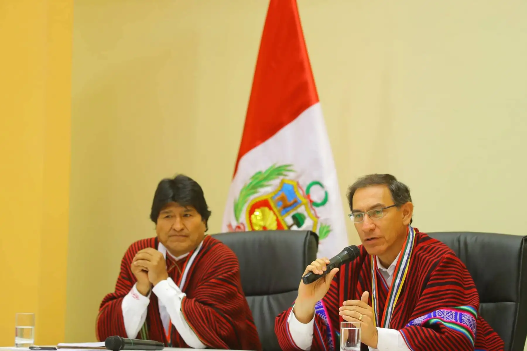 El Jefe del Estado, Martín Vizcarra, en  conferencia de prensa, junto al presidente de Bolivia, Evo Morales, al termino de la reunión en la frontera del Altiplano puneño.Foto:ANDINA/ Prensa Presidencia