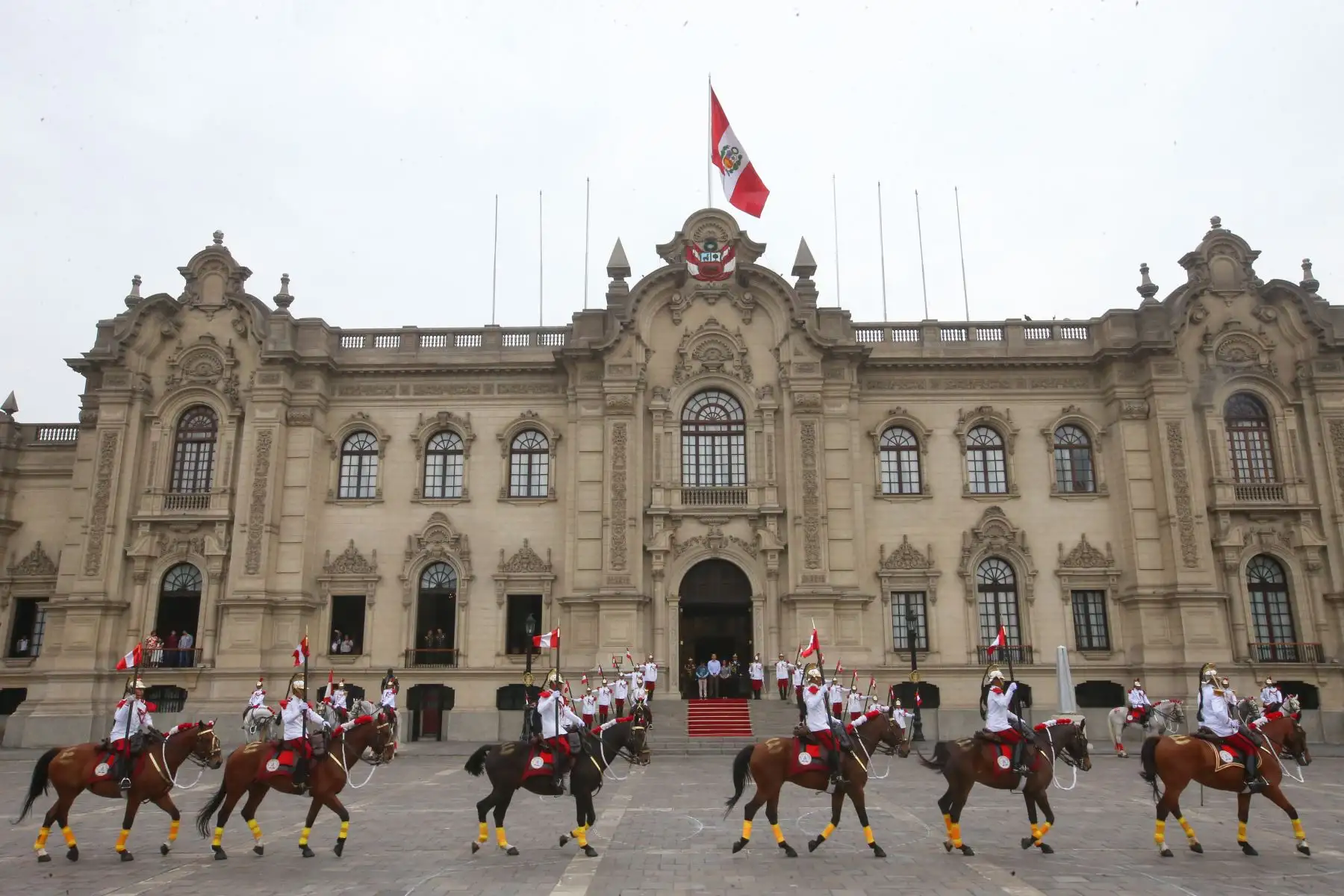 Presidente Martin Vizcarra presidió tradicional Cambio de Guardia en Palacio de Gobierno.Foto:ANDINA/ Prensa Presidencia