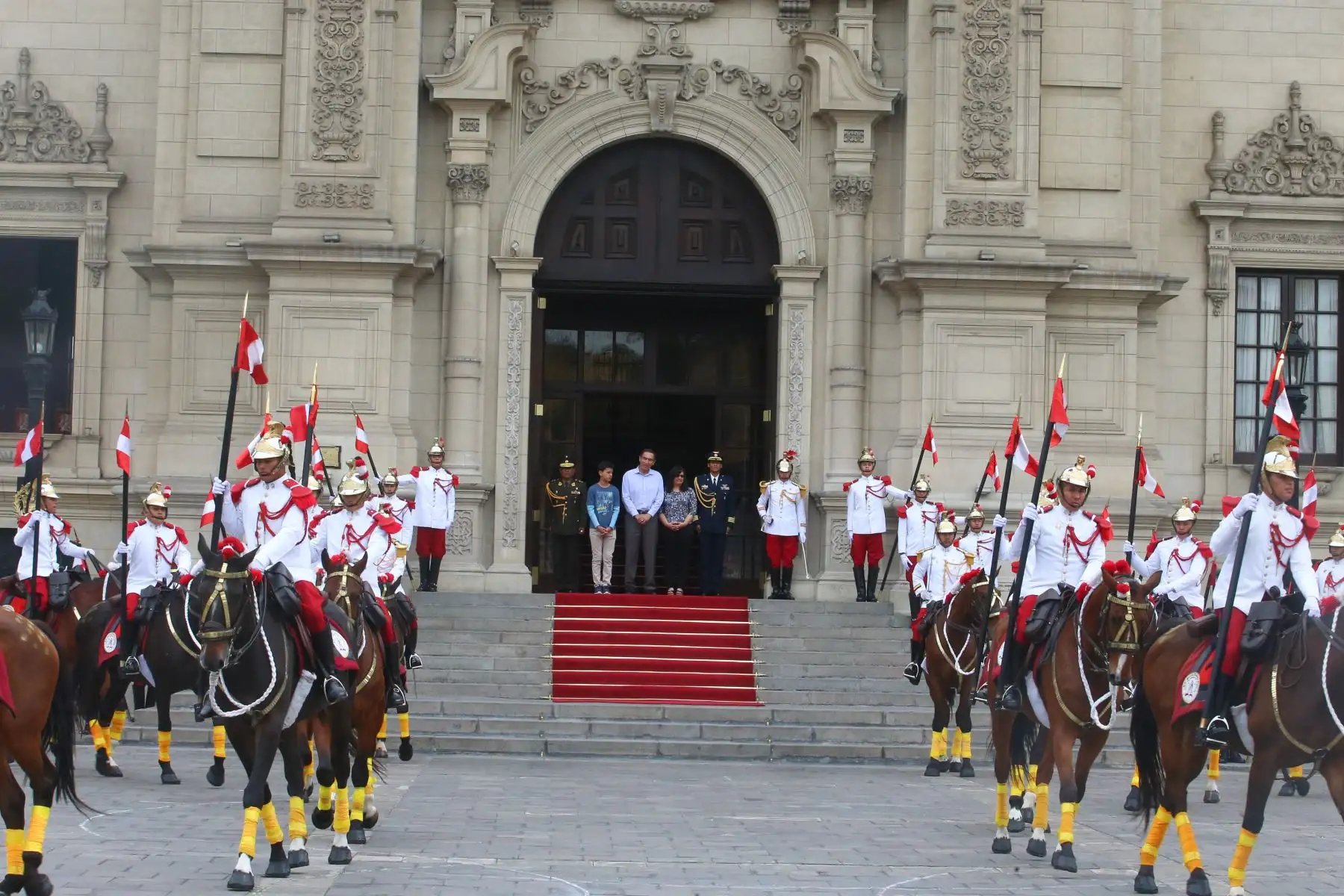 Presidente Martin Vizcarra presidió tradicional Cambio de Guardia en Palacio de Gobierno.Foto:ANDINA/ Prensa Presidencia