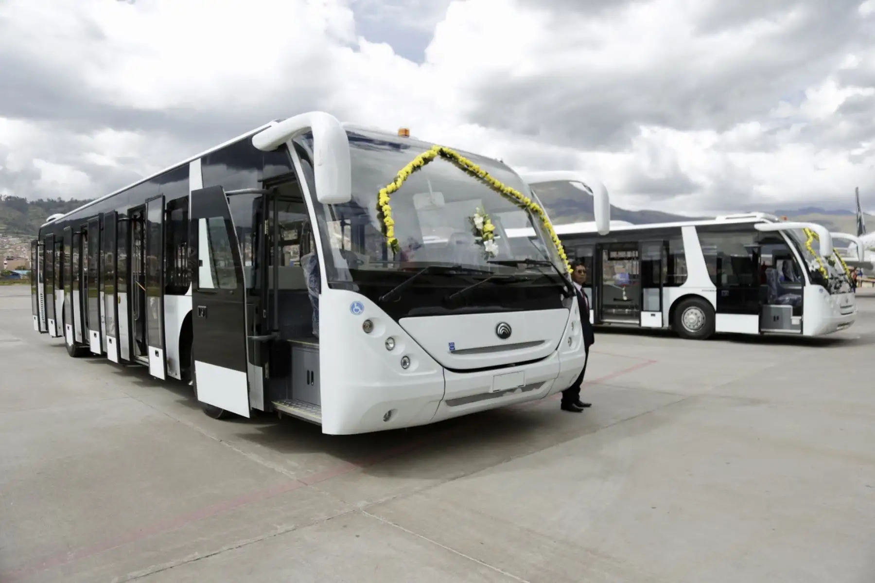 Corpac adquiere buses para mejorar la atención y servicio en el aeropuerto Alejandro Velasco Astete de Cusco. ANDINA/Difusión