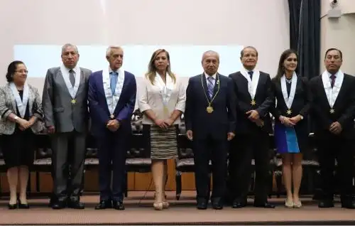 Colegio de Abogados de Lima condecora al presidente de la Academia de la Magistratura, Pedro Chávarry.
