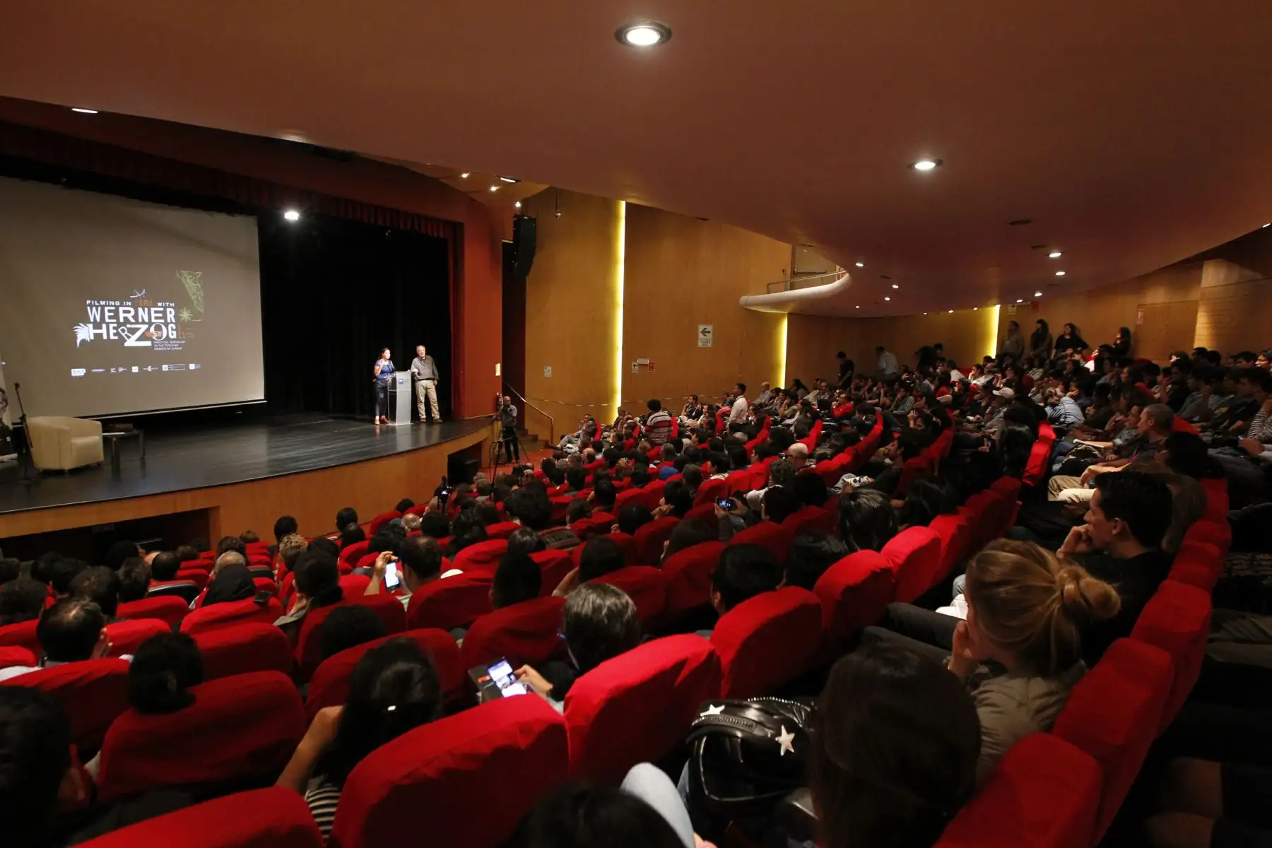Clase Magistral del cineasta alemán Werner Herzog en la sala Robles Godoy del ministerio de Cultura. Foto: ANDINA/Dante Zegarra