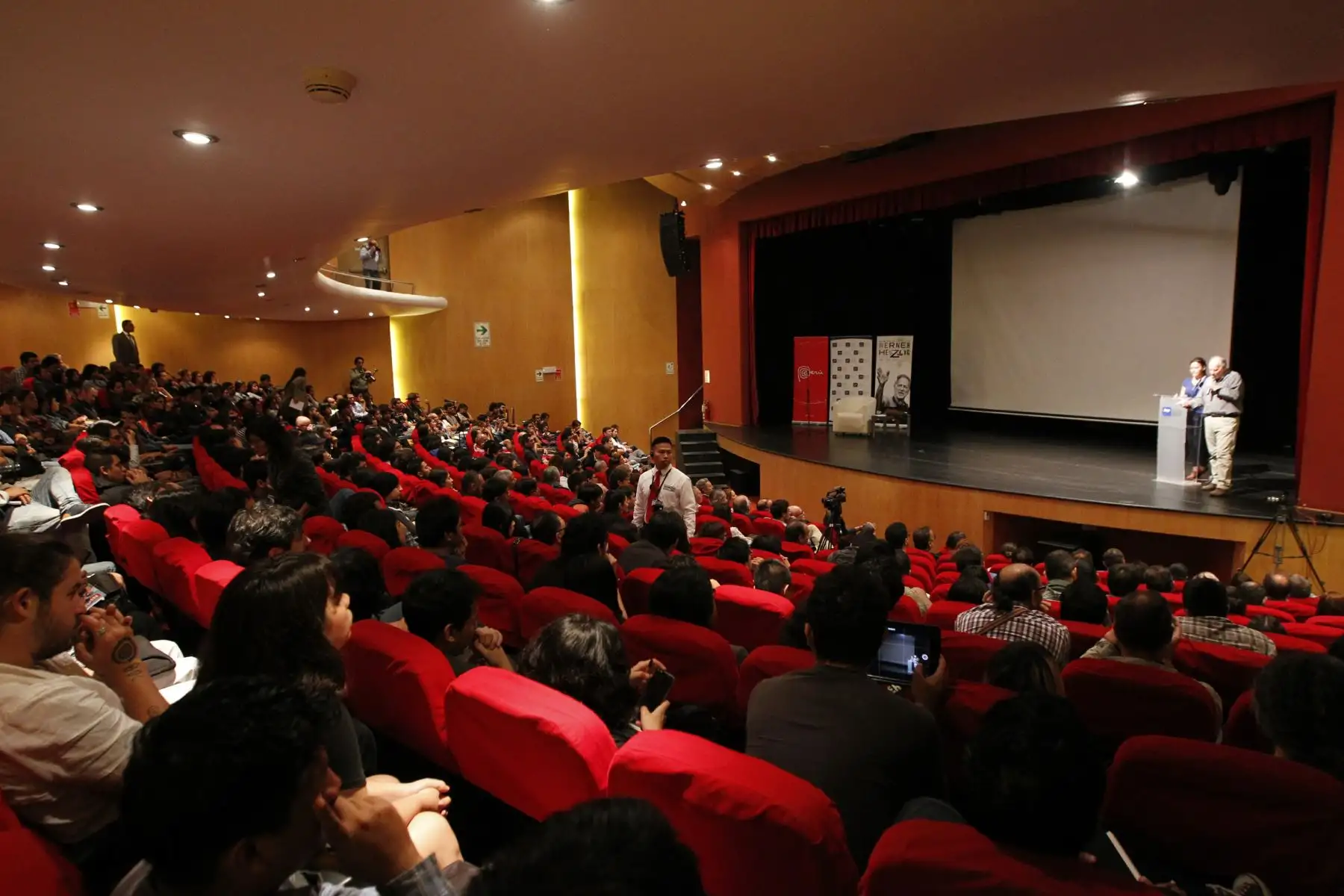 Clase Magistral del cineasta alemán Werner Herzog en la sala Robles Godoy del ministerio de Cultura. Foto: ANDINA/Dante Zegarra
