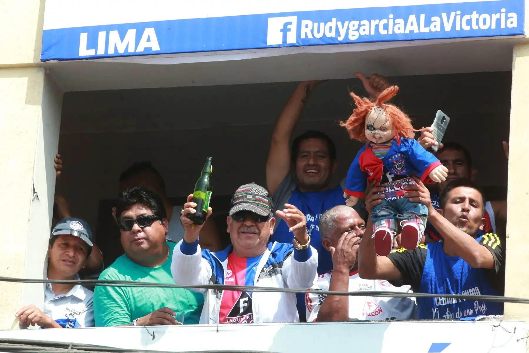 Hinchas alienta  a su equipo desde los balcones , durante la 68ª edición del Mundialito del Porvenir 2018.Foto: ANDINA/Jhony Laurente