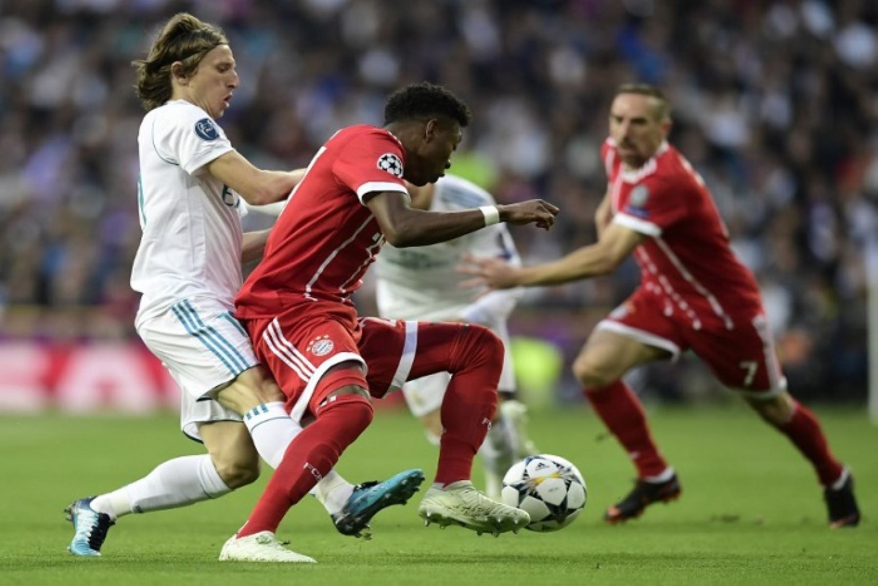 Real Madrid y Bayern Múnich juegan en el Bernabéu.