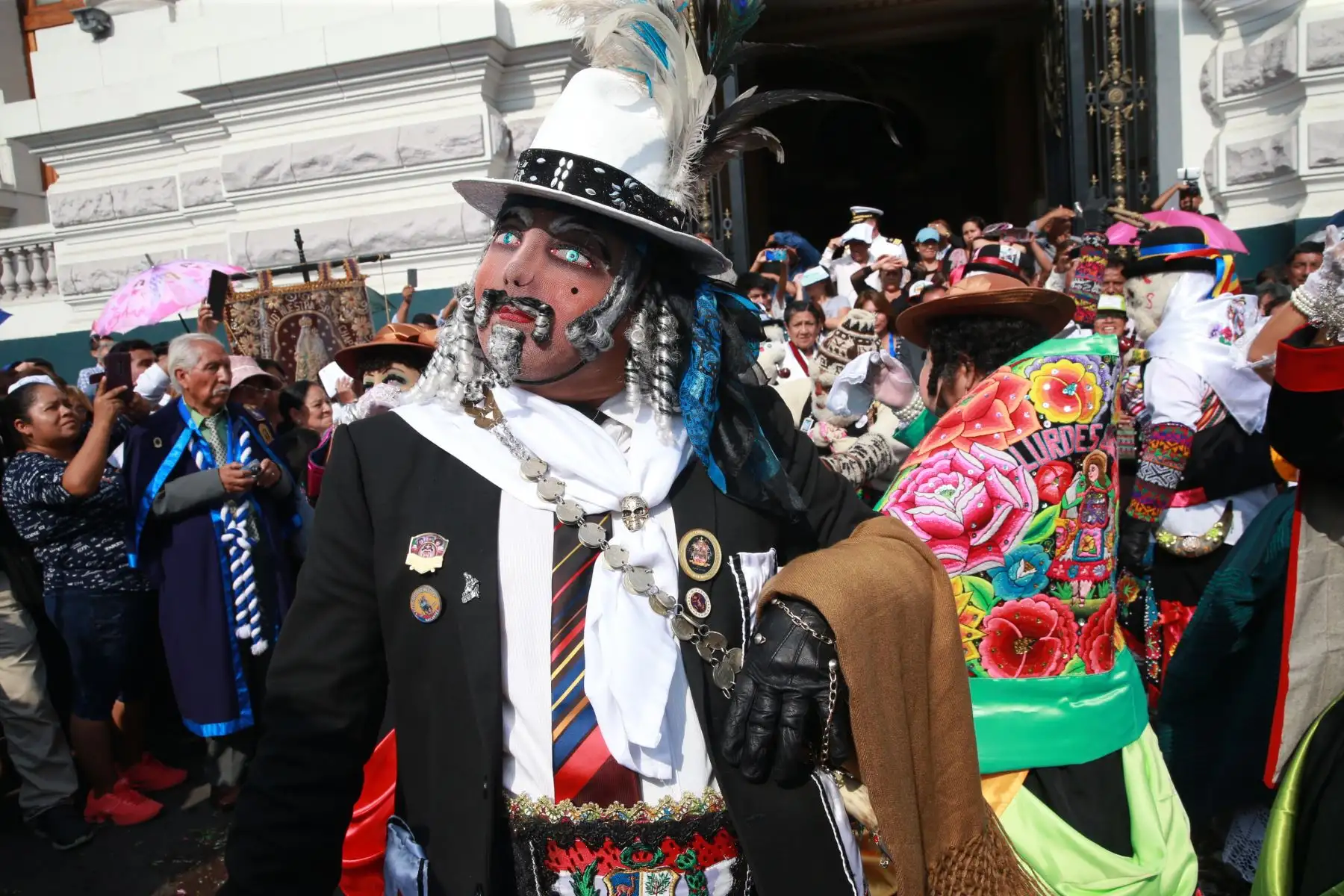 Fieles seguidores de la Virgen de Chapi y el Señor de Muruhuay. Foto: ANDINA/Norman Córdova