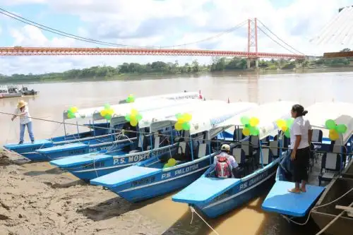 El gobierno regional de Madre de Dios entregó 20 embarcaciones fluviales y equipamiento médico para mejorar la atención sanitaria en centros y puestos de salud de comunidades indígenas alejadas de dicho departamento.