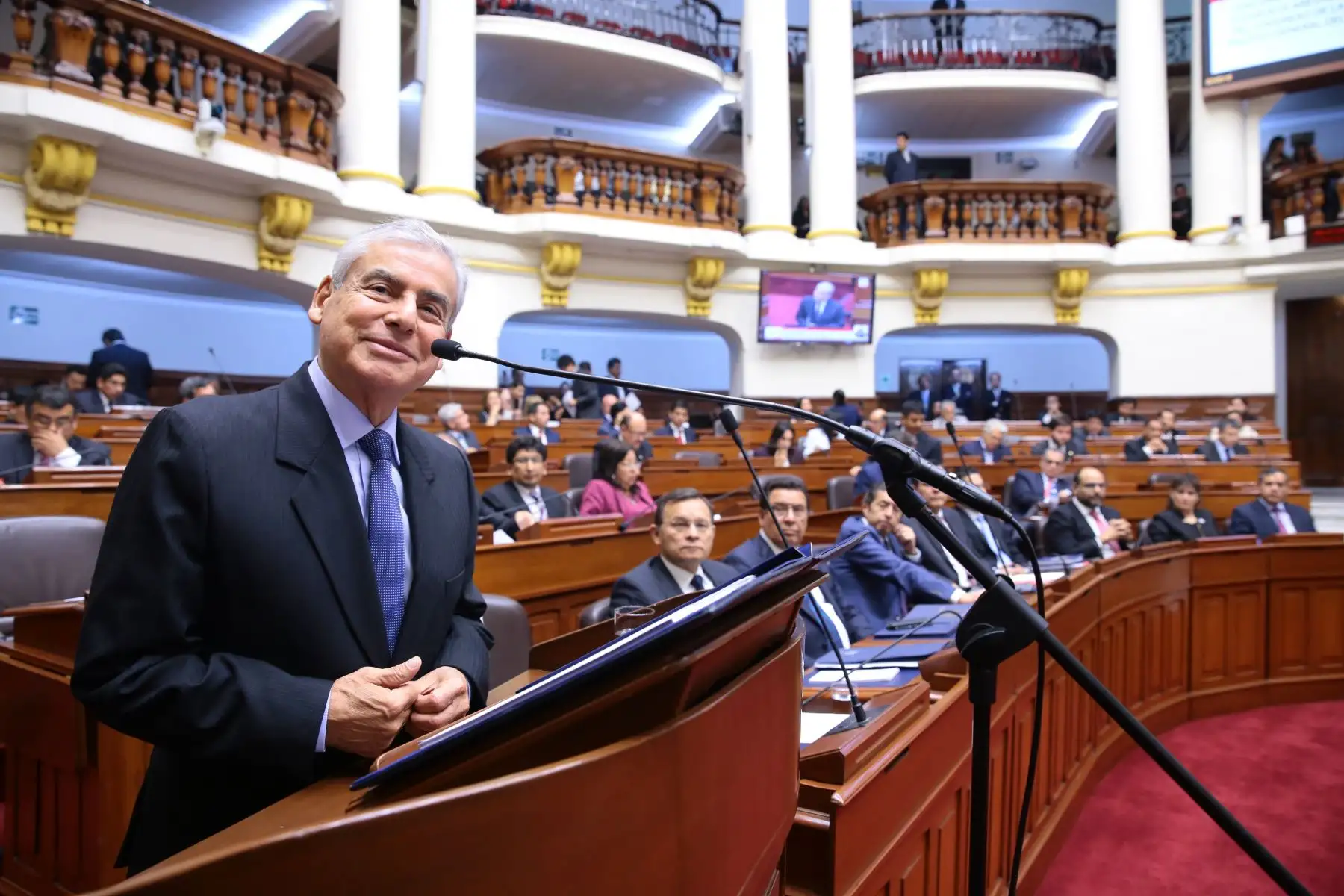 El Ejecutivo envió en la víspera el proyecto de ley por la cual solicita facultades legislativas. El Gobierno pide legislar en materia tributaria y financiera. Conoce las medidas que quiere implementar.