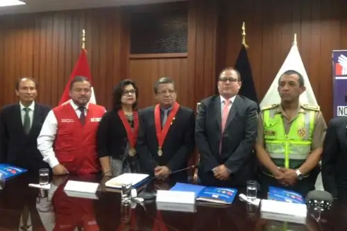 Defensoría del Pueblo y otras instituciones lanzan campaña contra feminicidio en Arequipa. ANDINA