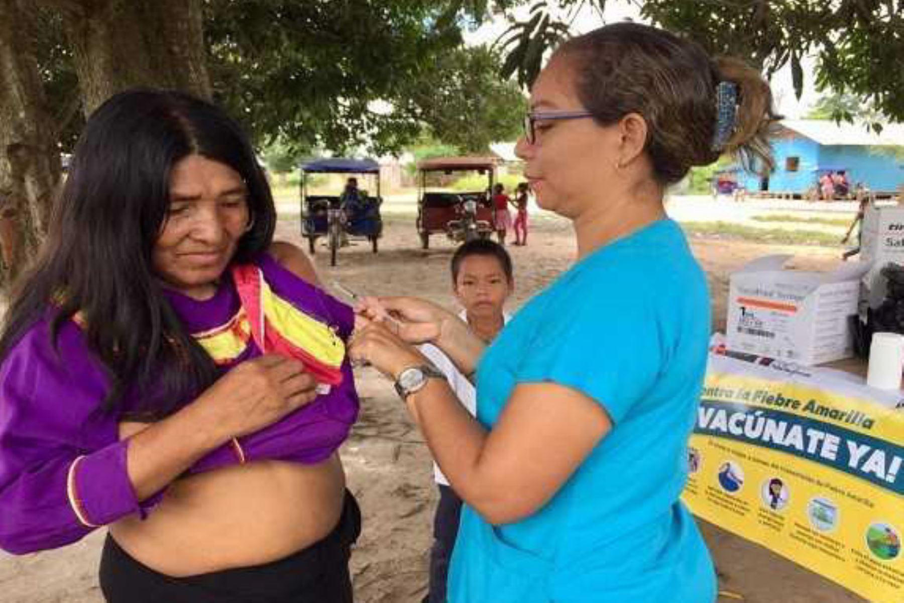 El Ministerio de Salud (Minsa) intensificó la vacunación contra la fiebre amarilla y otras enfermedades inmunoprevenibles en la comunidad amazónica Victoria Gracia, ubicada en el distrito de Yarinacocha, provincia de Coronel Portillo, región Ucayali.