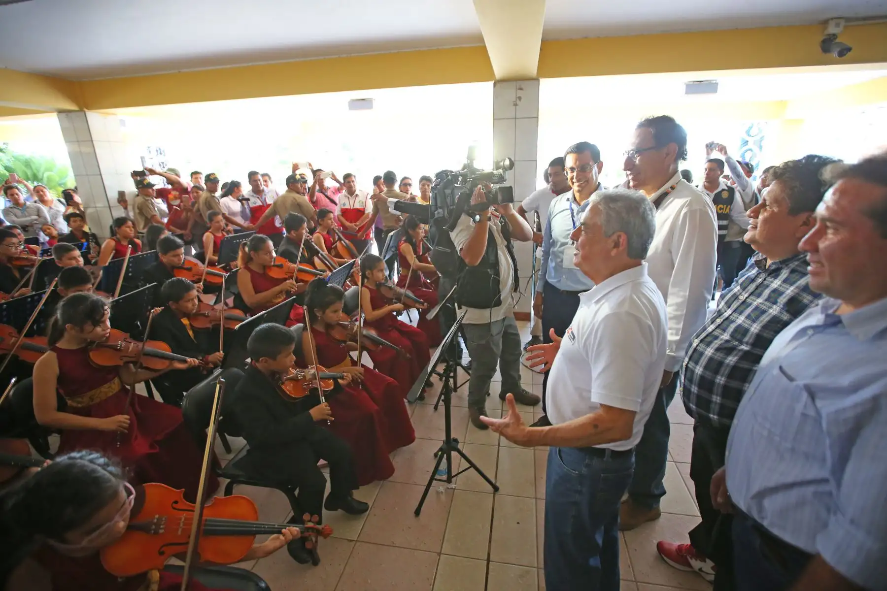 Presidente de la República, Martín Vizcarra, participa en el Muni Ejecutivo en la ciudad de Pucallpa, región Ucayali, junto a los integrantes de su Gabinete Ministerial. Foto: ANDINA/ Prensa Presidencia