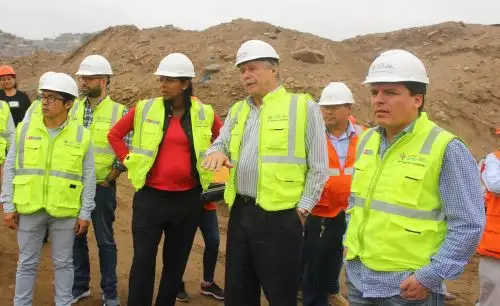 Los congresistas supervisaron los trabajos en el Andrés Avelino Cáceres