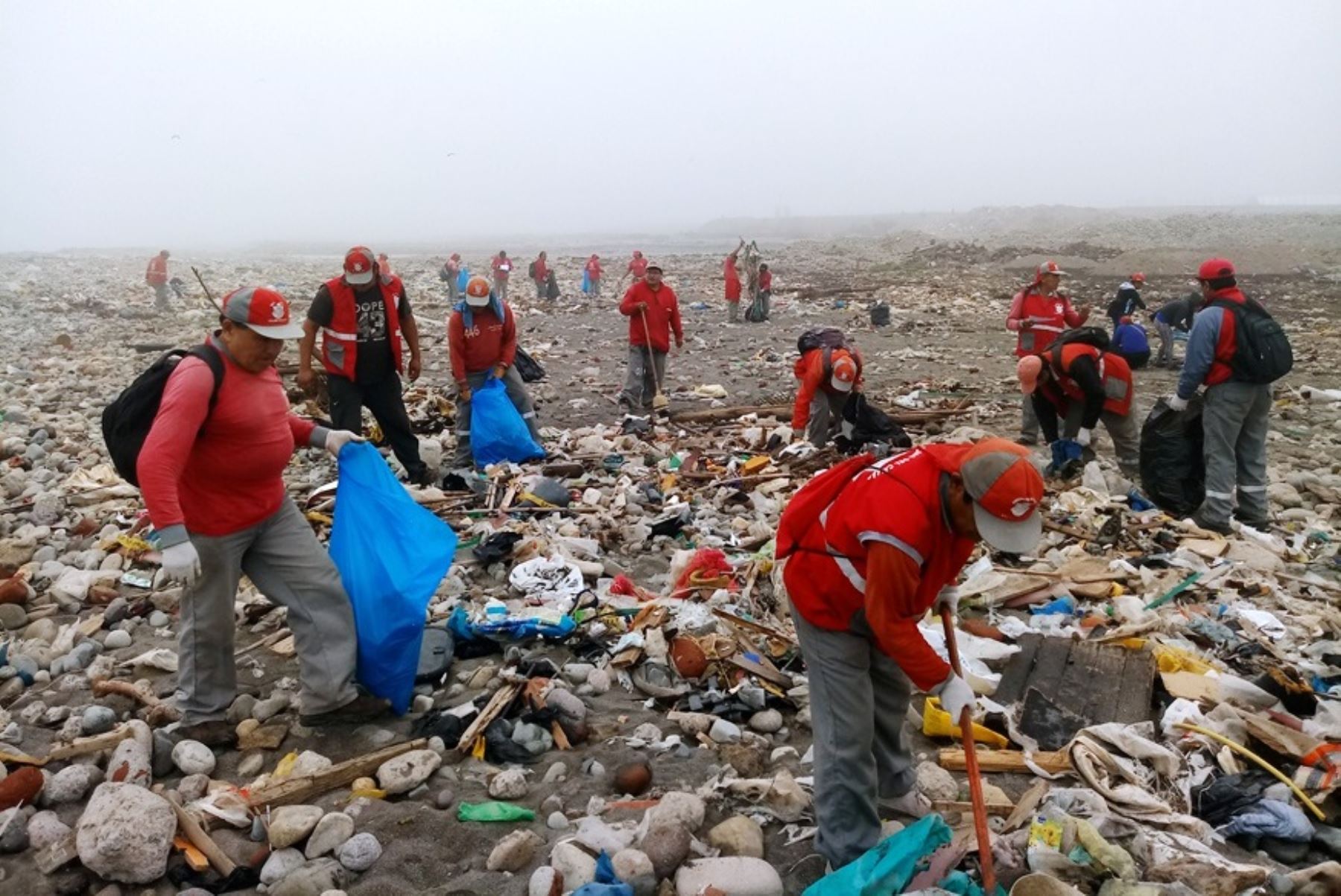 Callao: más de 3 toneladas de basura se recogieron en la playa Márquez. Foto: ANDINA/Difusión.