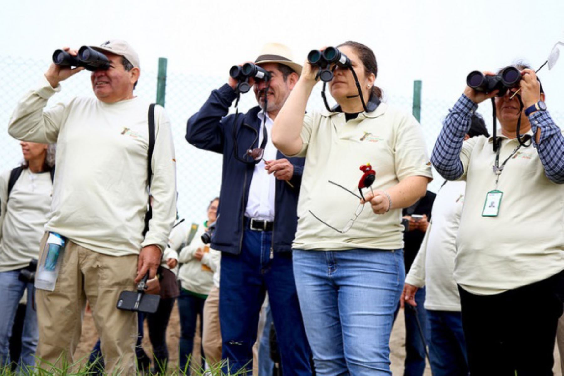 Autoridades de los Ministerios del Ambiente; de Comercio Exterior y Turismo, del Sernanp, entre otros, participan en el Global Big Day en el Refugio de Vida Silvestre Los Pantanos de Villa, ubicado en el distrito de Chorrillos.