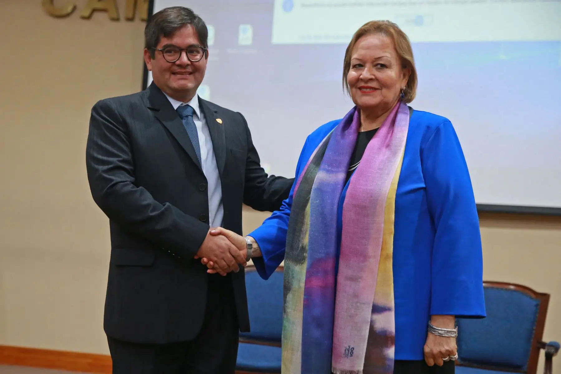 Carlos Vásquez Ganoza, presidente de Inpe, y Yolanda Torriani del Castillo, del CCL Inpe, organizaron III Encuentro Empresarial en la CCL, enfocado en el trabajo de las internas. Foto: ANDINA/Vidal Tarqui.
