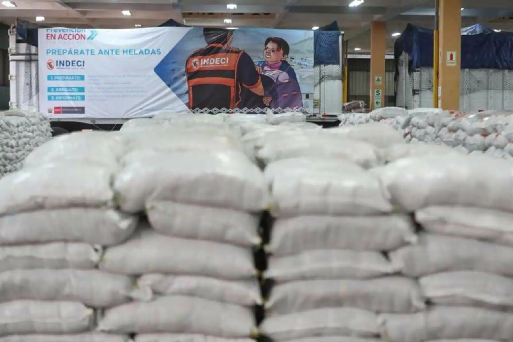 Indeci entrega 648 toneladas de alimentos a ocho regiones para distribuirlas a las familias afectadas por heladas. ANDINA/Difusión