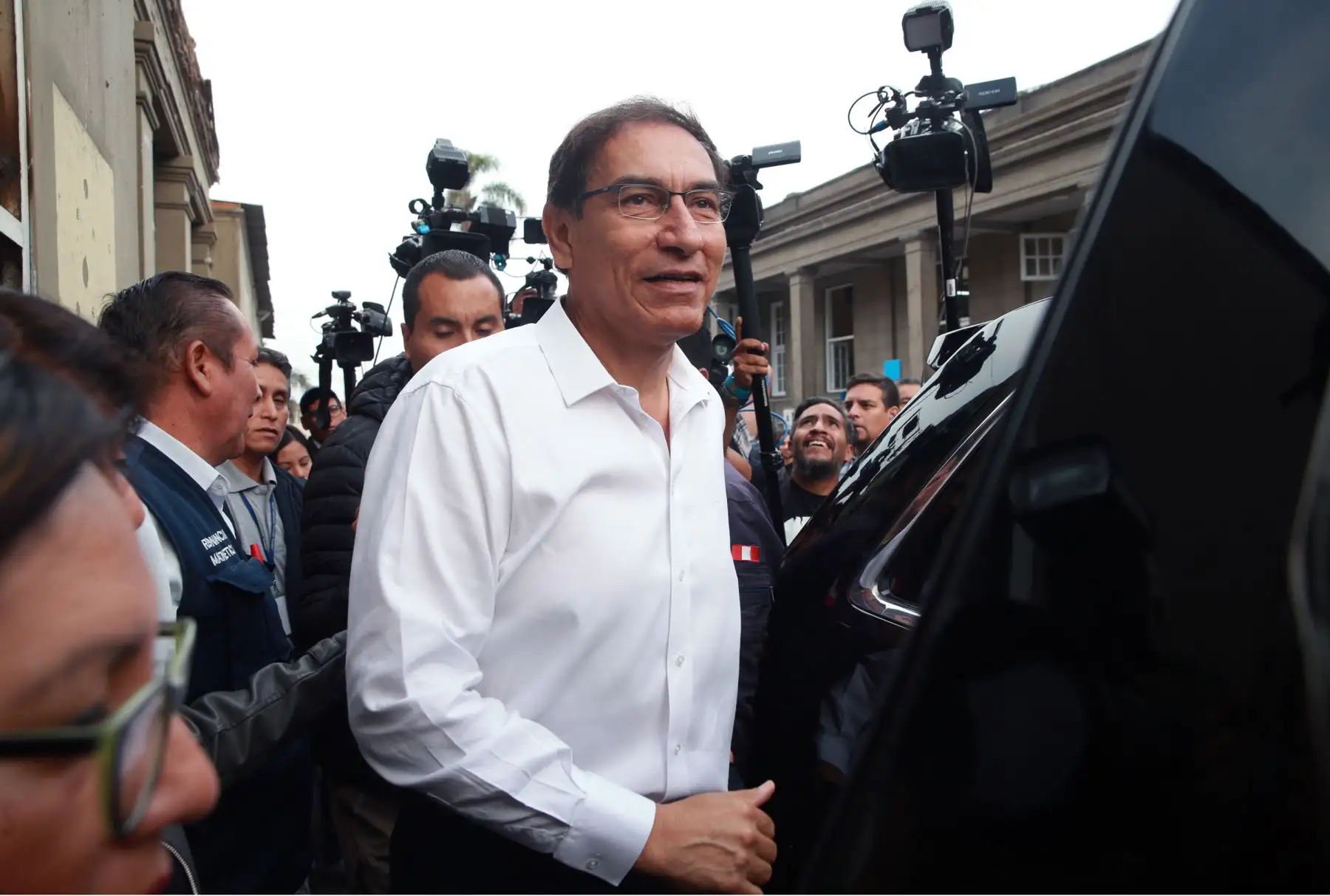 El Presidente de la República, Martín Vizcarra, y la ministra de Salud, Silvia Pessah, entregan camas hospitalarias y equipos médicos valorizados en cerca de dos millones de soles al Hospital Nacional Arzobispo Loayza. Foto: ANDINA/Norman Córdova.