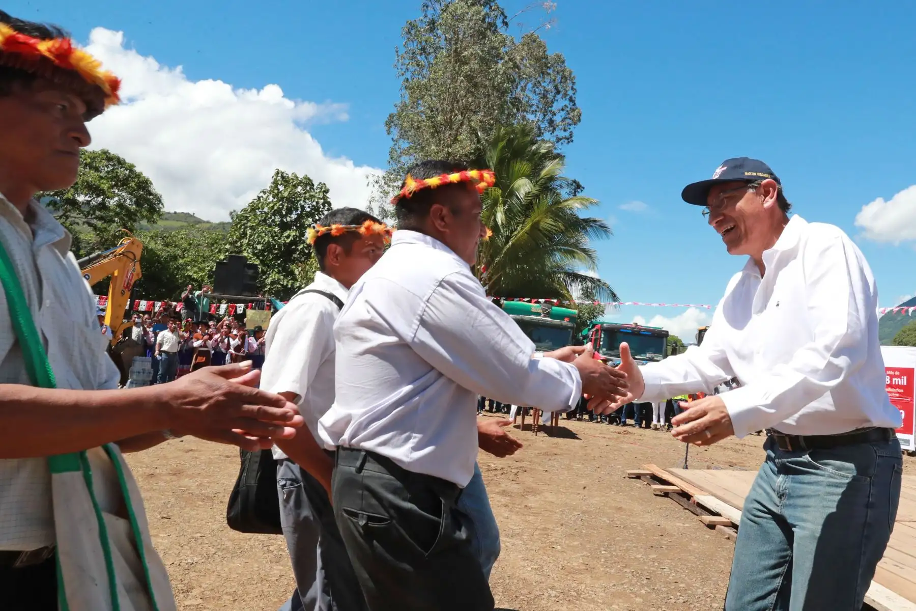El presidente  Martín Vizcarra inspecciona obras del puente sobre el río Chinchipe, así como a las instituciones educativas Nuestro Señor de los Milagros y Gotitas de Cristal, y el puesto de salud Puerto Chinchipe (Cajamarca). Foto: ANDINA/Prensa Presidencia.