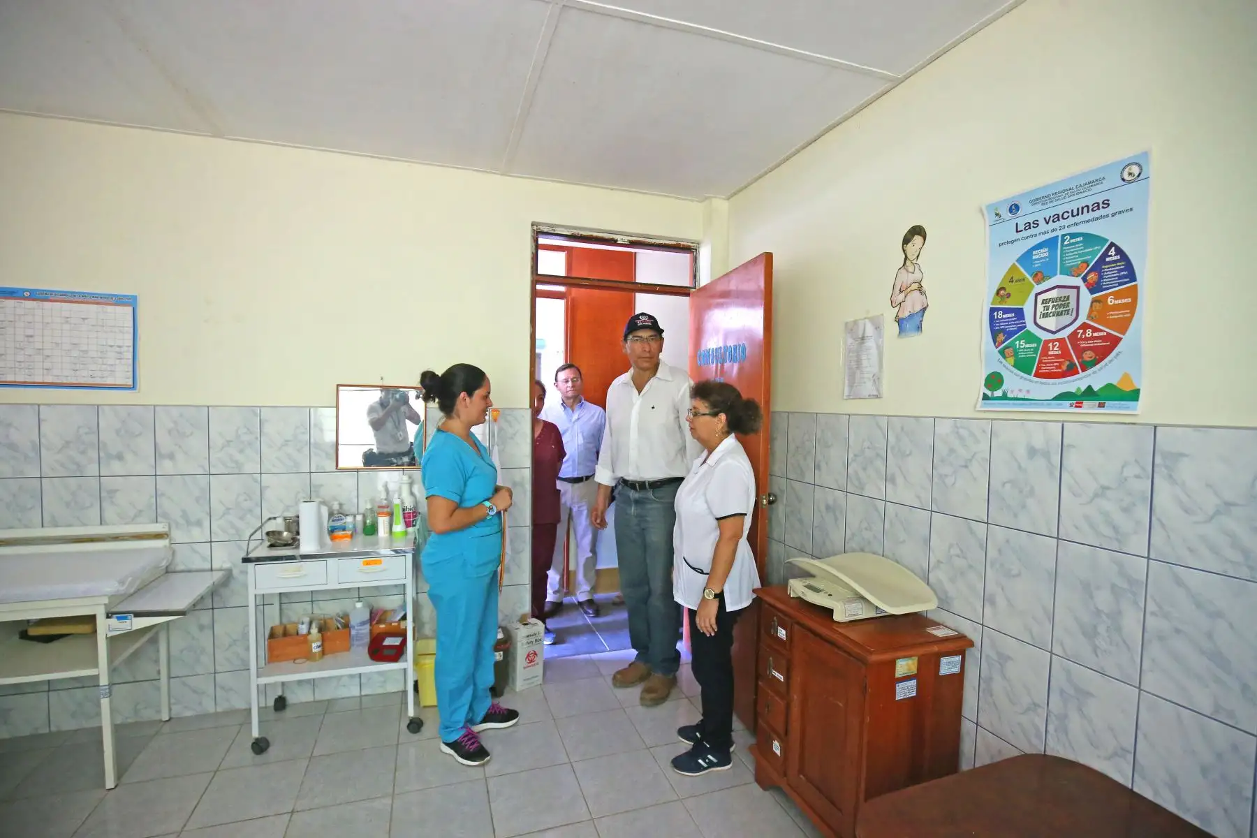 El presidente  Martín Vizcarra inspecciona obras del puente sobre el río Chinchipe, así como a las instituciones educativas Nuestro Señor de los Milagros y Gotitas de Cristal, y el puesto de salud Puerto Chinchipe (Cajamarca). Foto: ANDINA/Prensa Presidencia.