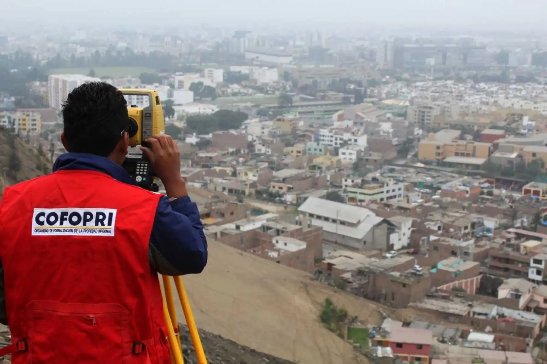 El director ejecutivo del Cofopri, César Figueredo Muñoz, sostuvo que entre los principales objetivos de su gestión estará impulsar el catastro multipropósito como herramienta fundamental en la toma de decisiones, y continuar con la formalización predial de aproximadamente dos millones de familias que aún no acceden a una propiedad formal.