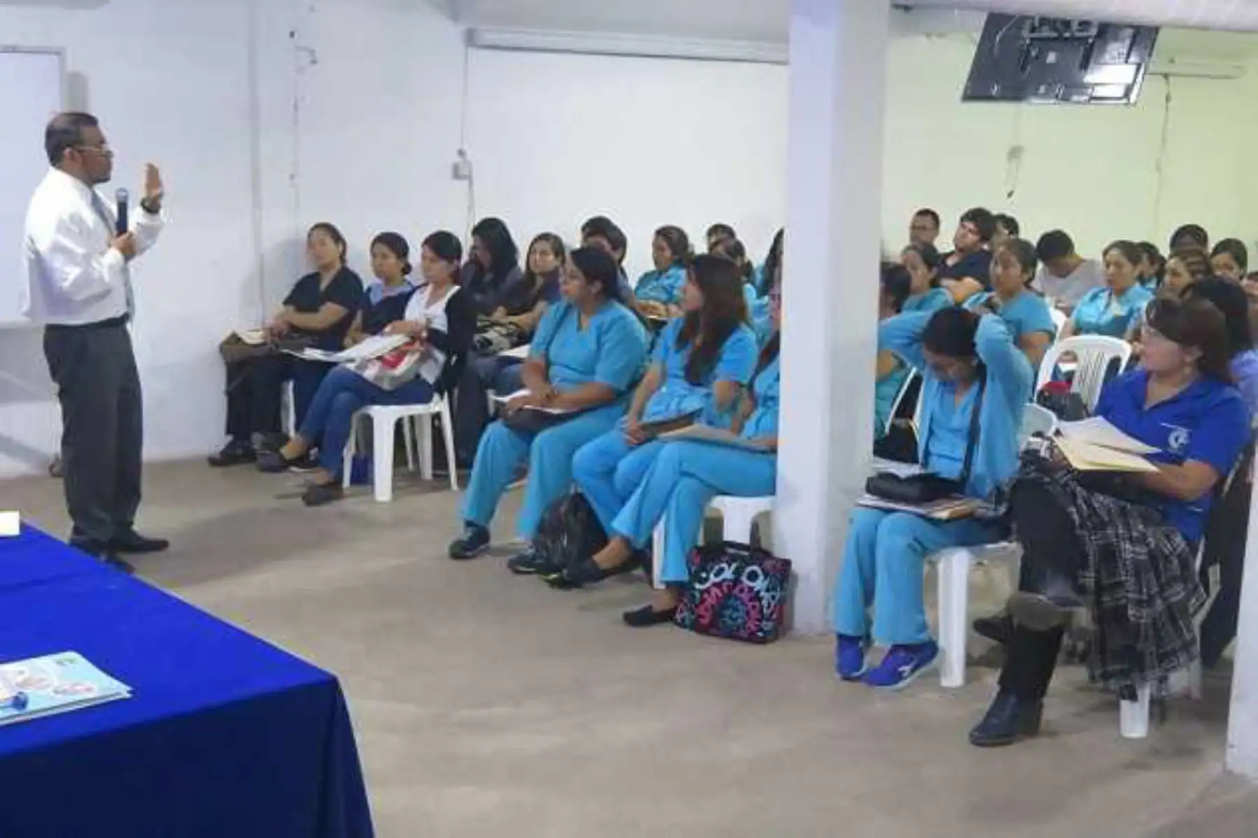 Un total de 80 profesionales del Servicio Rural y Urbano Marginal de Salud (Serums) de la región Lima son capacitados por el Ministerio de Salud (Minsa) en temas de abordaje sanitario, con énfasis en la atención primaria de salud.
