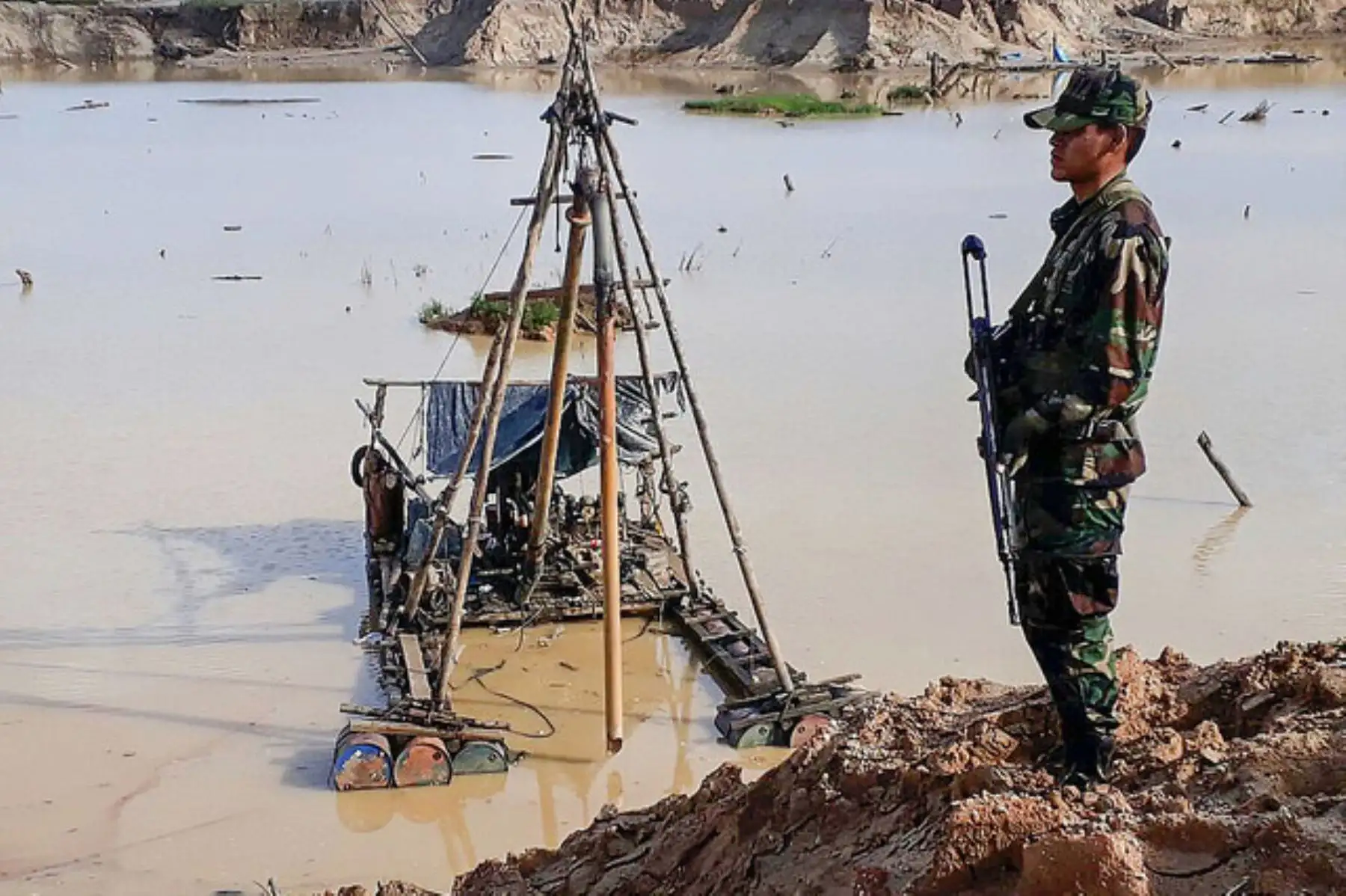 La Policía Nacional del Perú (PNP) y el Ministerio Público inutilizaron equipos y accesorios utilizados por la minería ilegal valorizados en 1.3 millones de soles, durante un operativo de interdicción realizado ayer en la zona conocida como La Pampa, en la región Madre de Dios.
