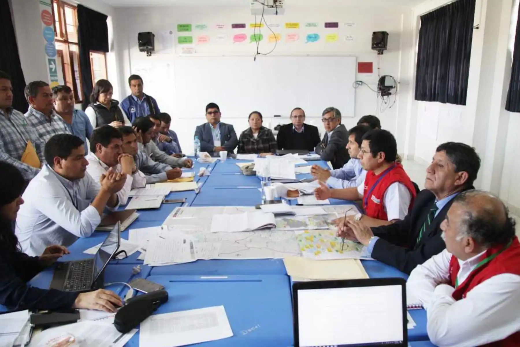 El Ministerio de Transportes y Comunicaciones (MTC), a través de Provías Descentralizado, transferirá más de 68 millones de soles a las 13 municipalidades provinciales de Cajamarca para que esos gobiernos locales puedan ejecutar 20 importantes proyectos viales departamentales y vecinales que mejorarán la calidad de vida de la población.