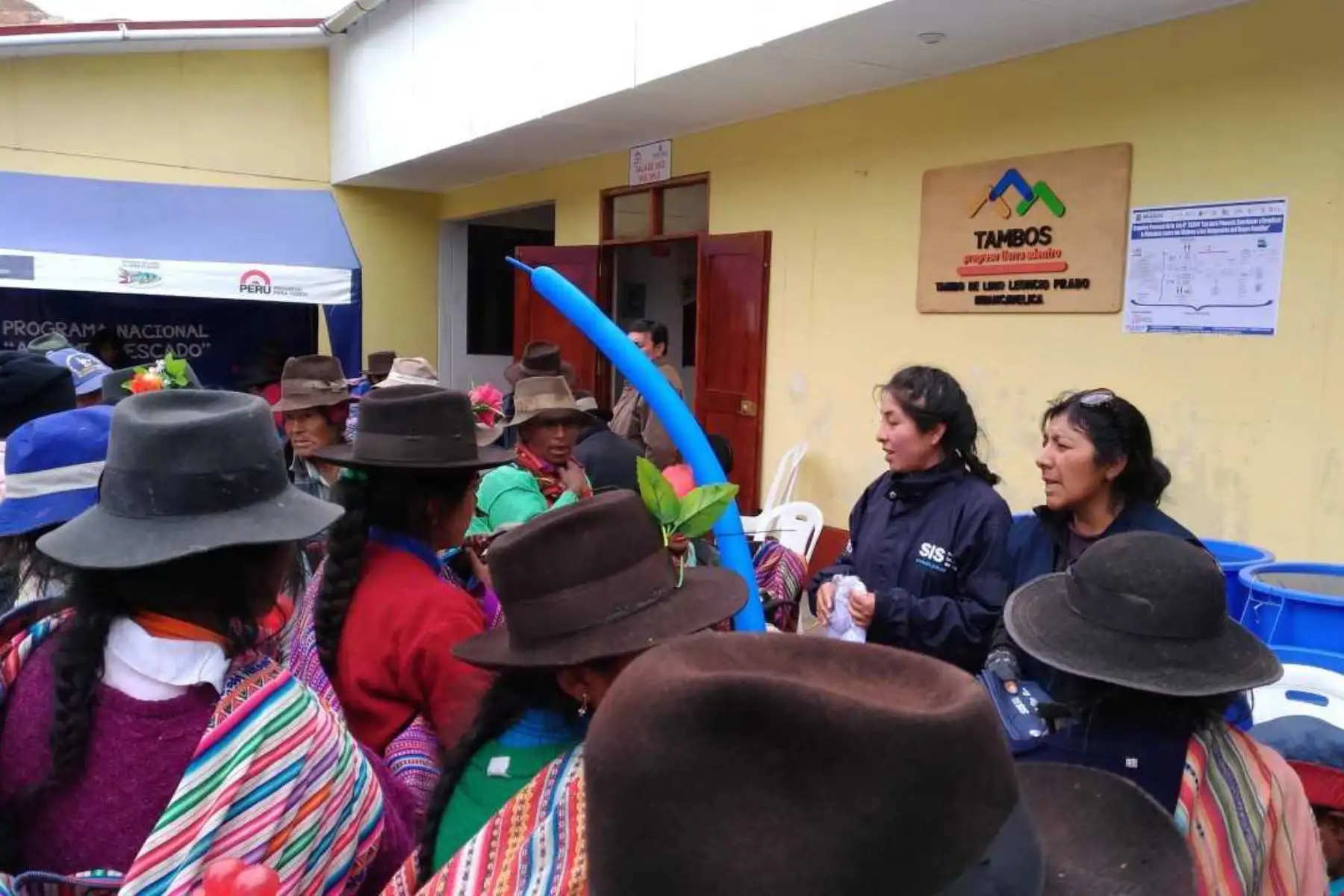 Con el objetivo de lograr el 47% de afiliación en la población pobre y de extrema pobreza de las zonas más alejadas de la región Huancavelica, el Seguro Integral de Salud (SIS) y el Ministerio de Desarrollo e Inclusión Social (Midis), vienen realizando el proceso de manera conjunta en 19 Tambos a través del Programa Nacional Plataformas de Acción para la Inclusión Social (PAIS).