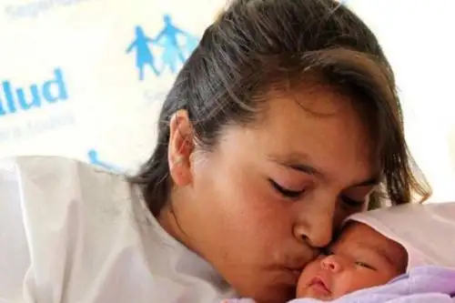 En marco del Día de la Madre, el Seguro Social de Salud (EsSalud) otorgó de enero al 5 de mayo este año un total de 98 millones 657,819 soles en la entrega de subsidios por maternidad en beneficio de 18,370 aseguradas.