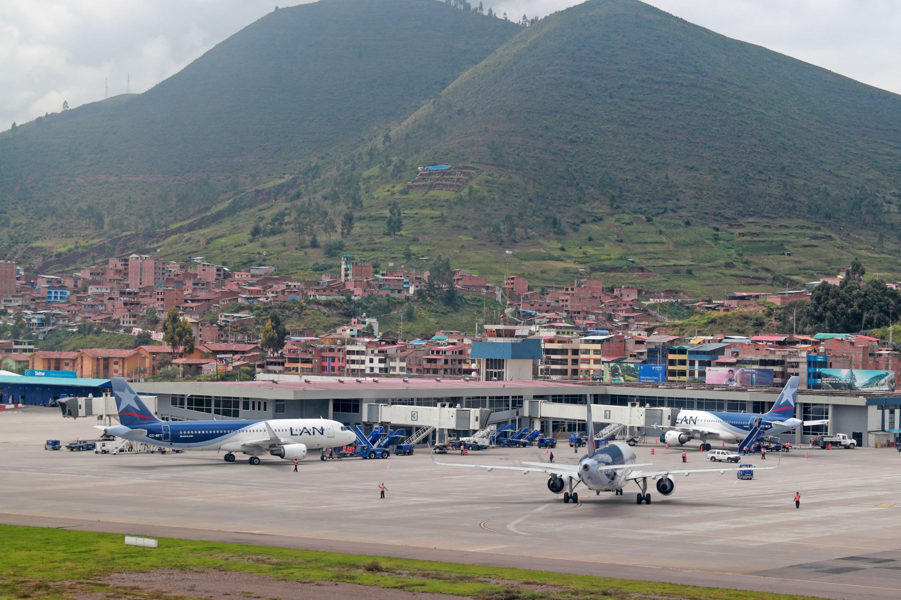 Por razones de seguridad fue cerrado el aeropuerto Alejandro Velasco Astete de Cusco, debido a un posible ataque de manifestantes. ANDINA/Carlos Lezama Villantoy