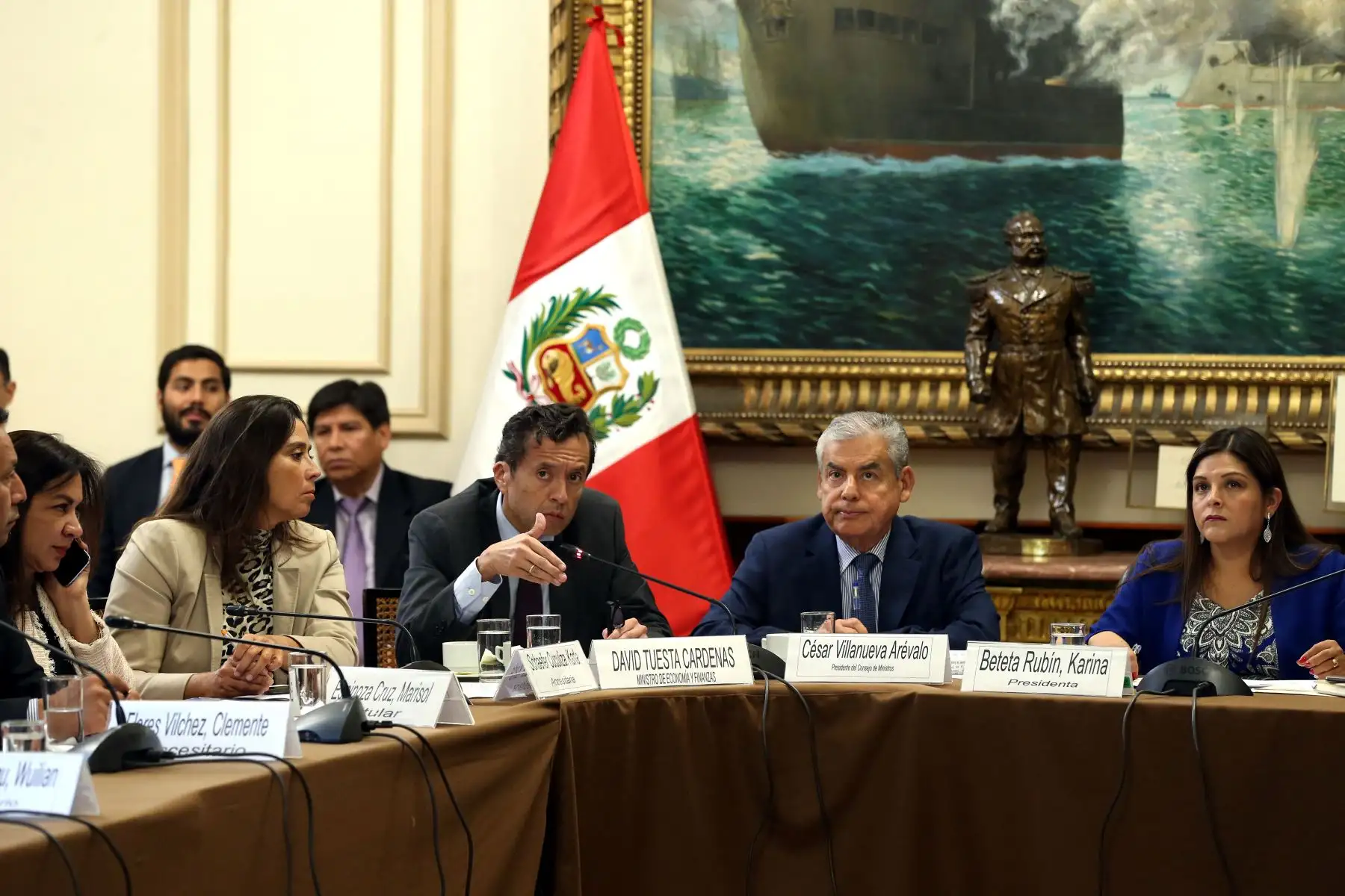 Presidente del Consejo de Ministros, César Villanueva, y ministro de Economía, David Tuesta, se presentan ante la Comisión de Presupuesto. Foto: ANDINA/Dante Zegarra.