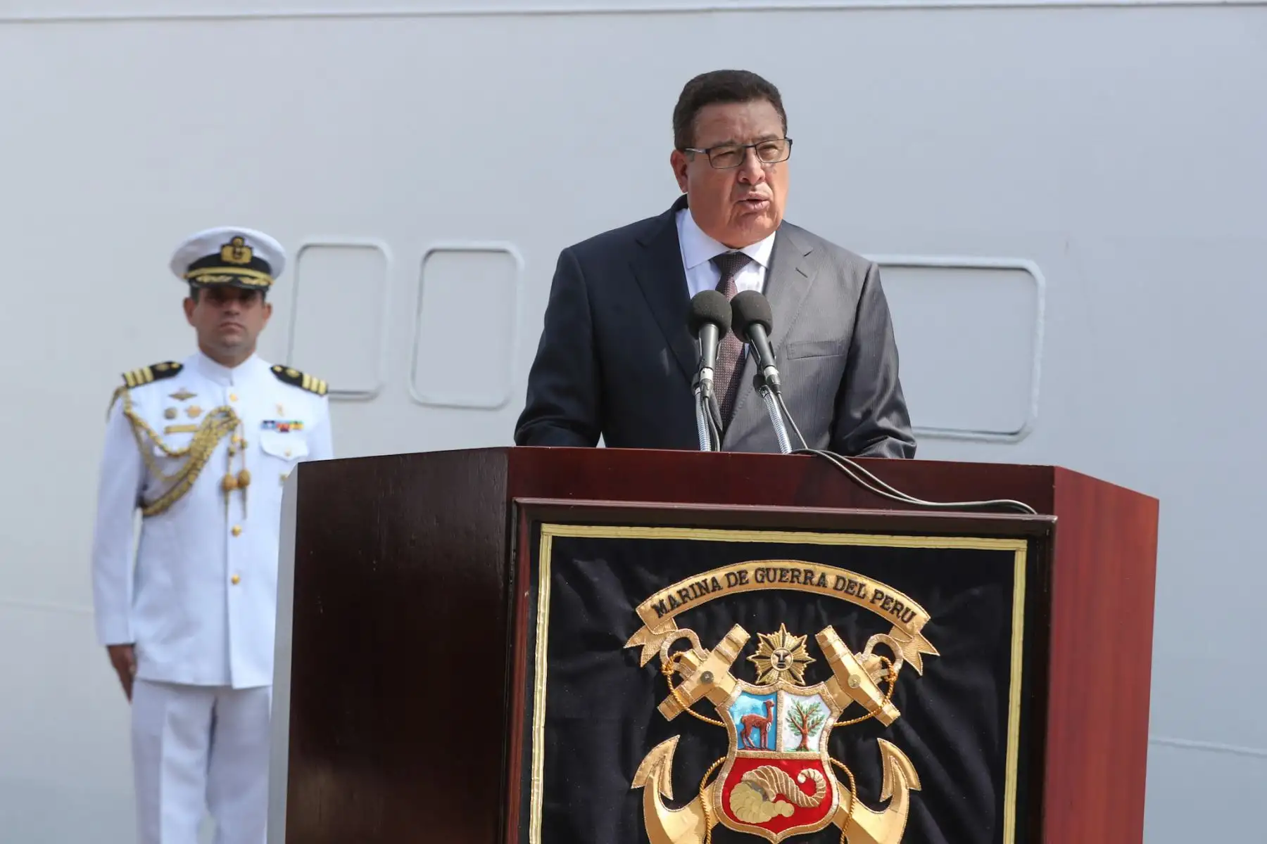 Ministro de Defensa, José Huerta, despidió al BAP Unión en su tercer viaje de instrucción al extranjero. Foto: ANDINA/Mindef.