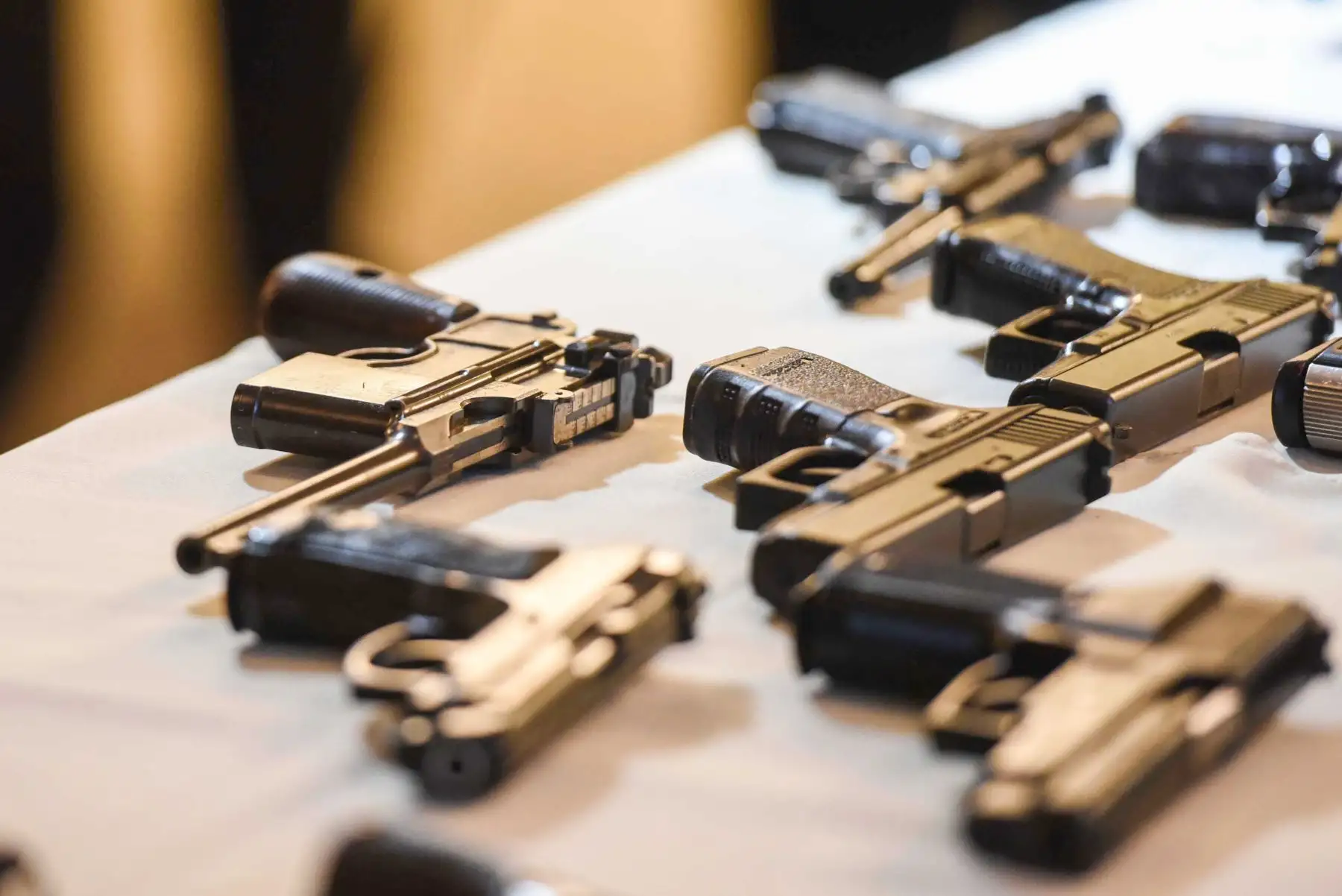 Sucamec dona 110 armas a la Dirección de Criminalística de la Policía Nacional del Perú. ANDINA/Mininter