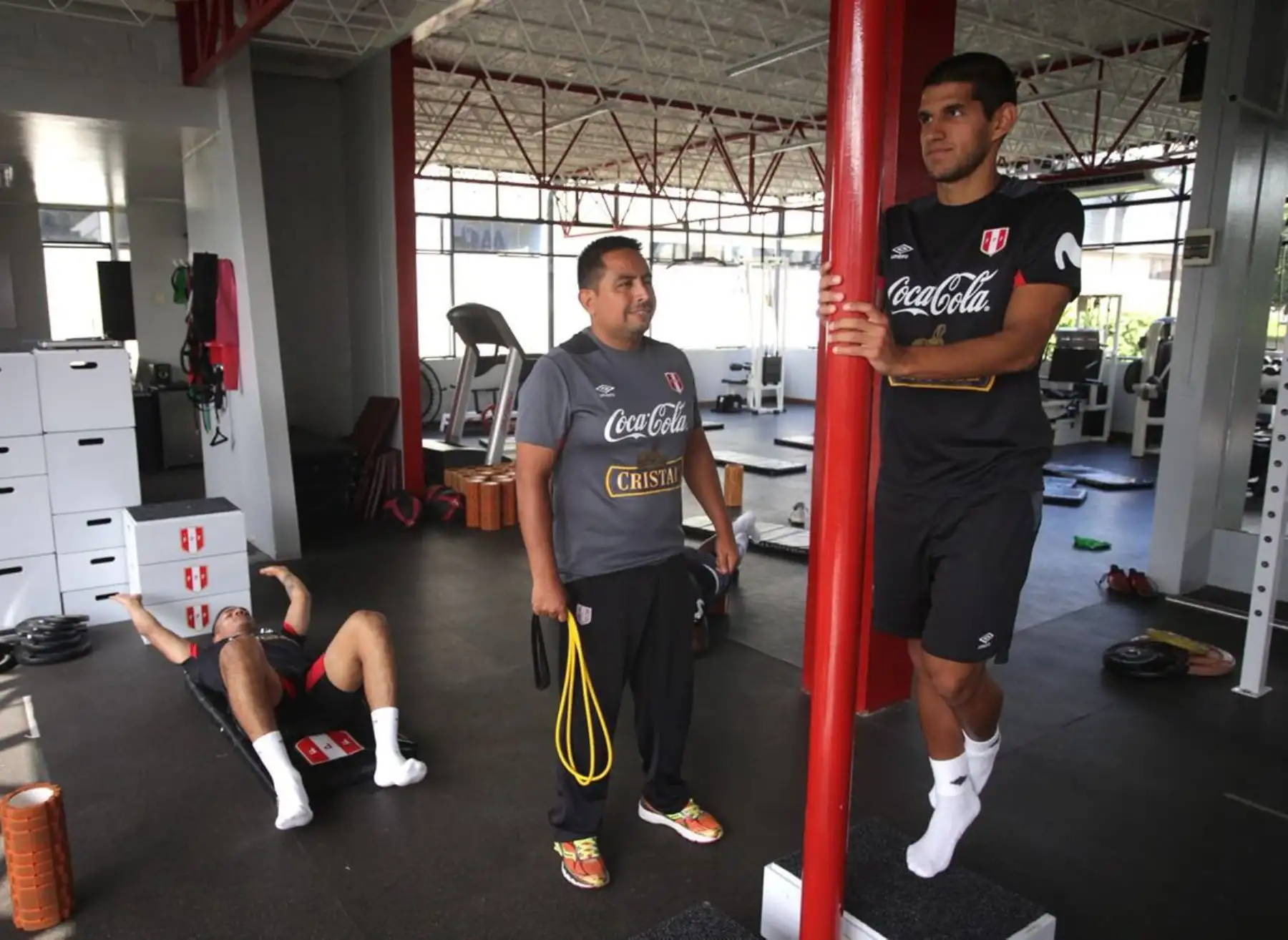 El equipo empieza los trabajos en el gimnasio del complejo deportivo de la FPF. Twitter: FPF.