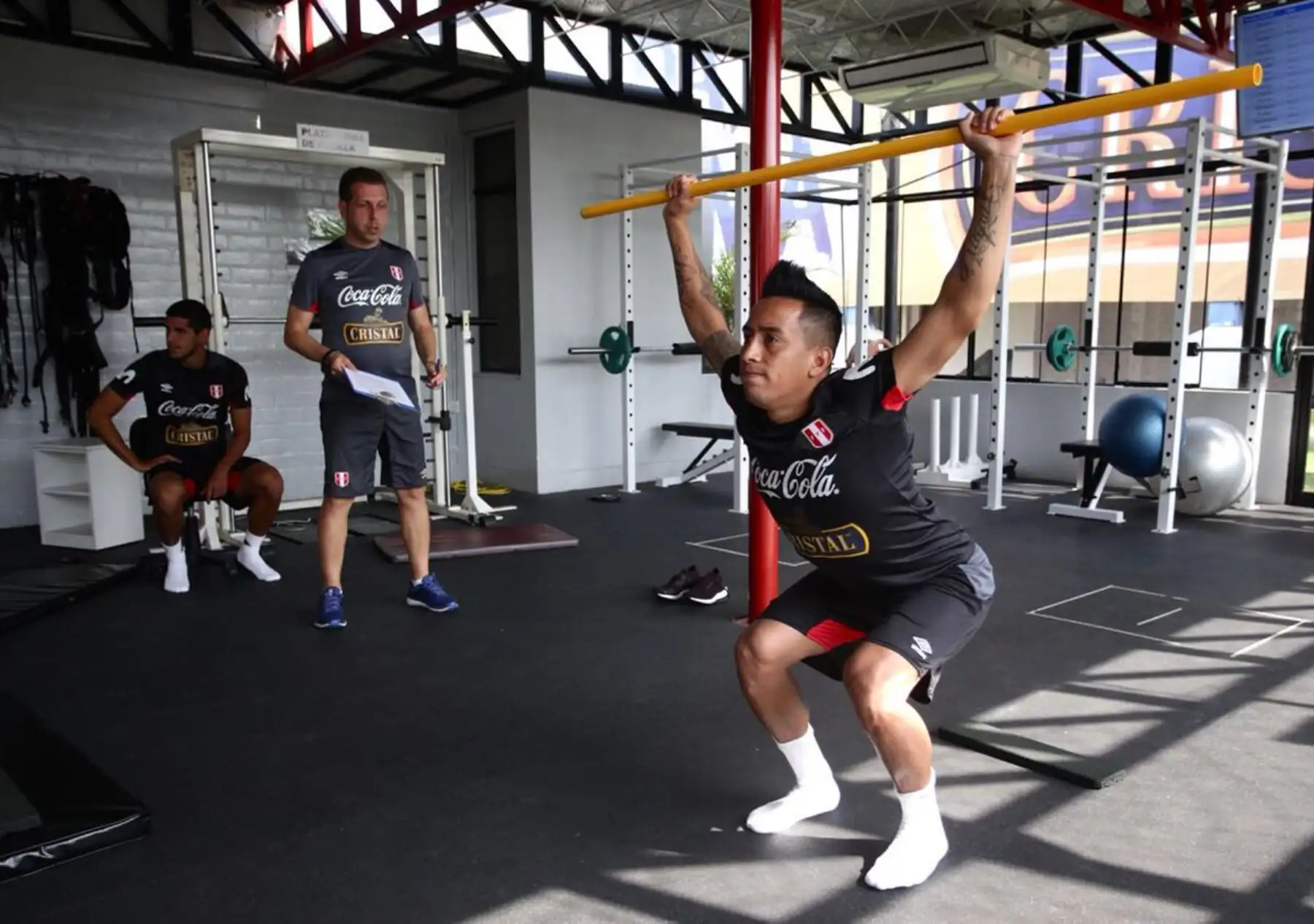 El equipo empieza los trabajos en el gimnasio del complejo deportivo de la FPF. Twitter: FPF.