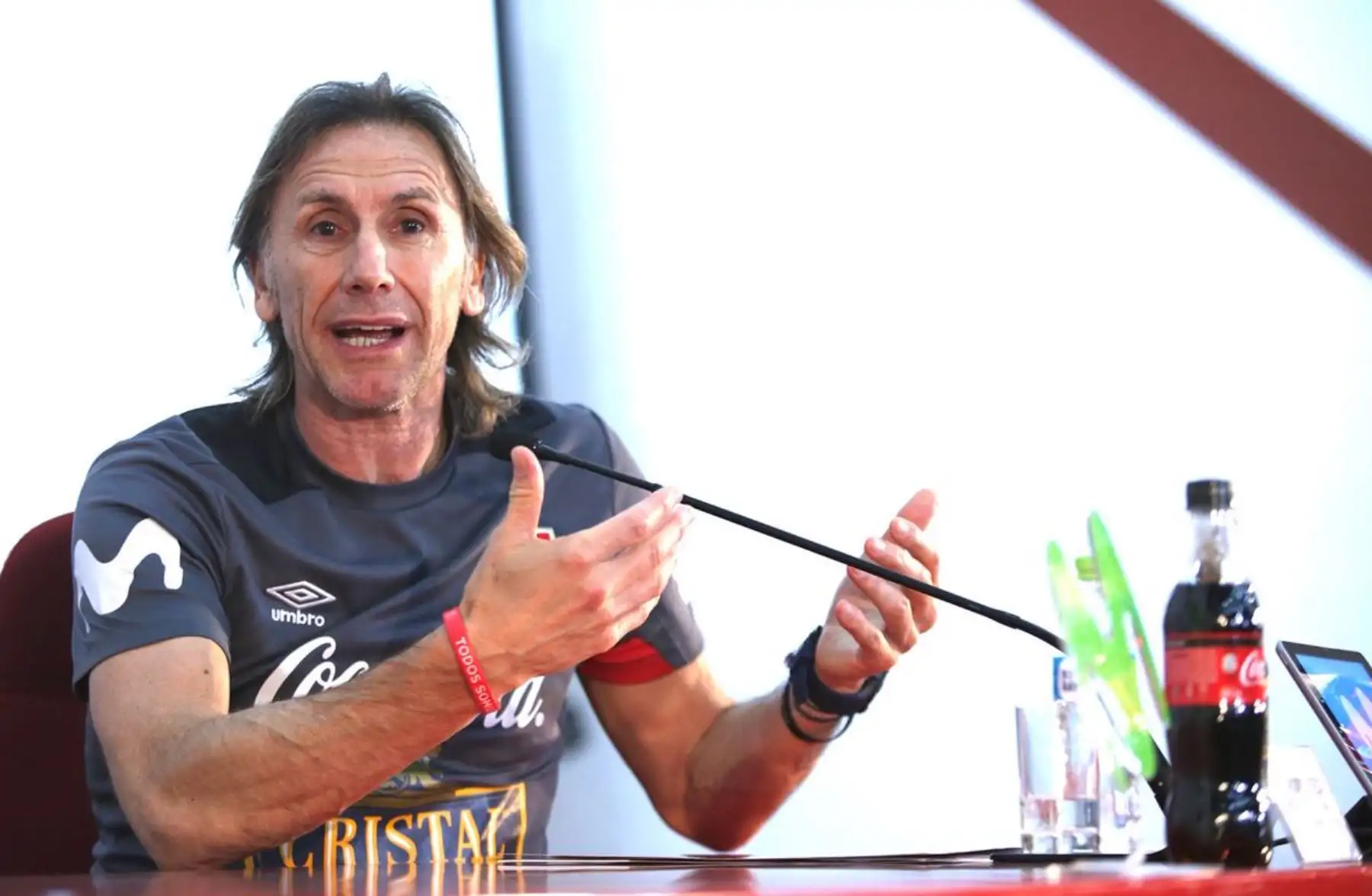 Conferencia de prensa de Ricardo Gareca. Foto: FPF.