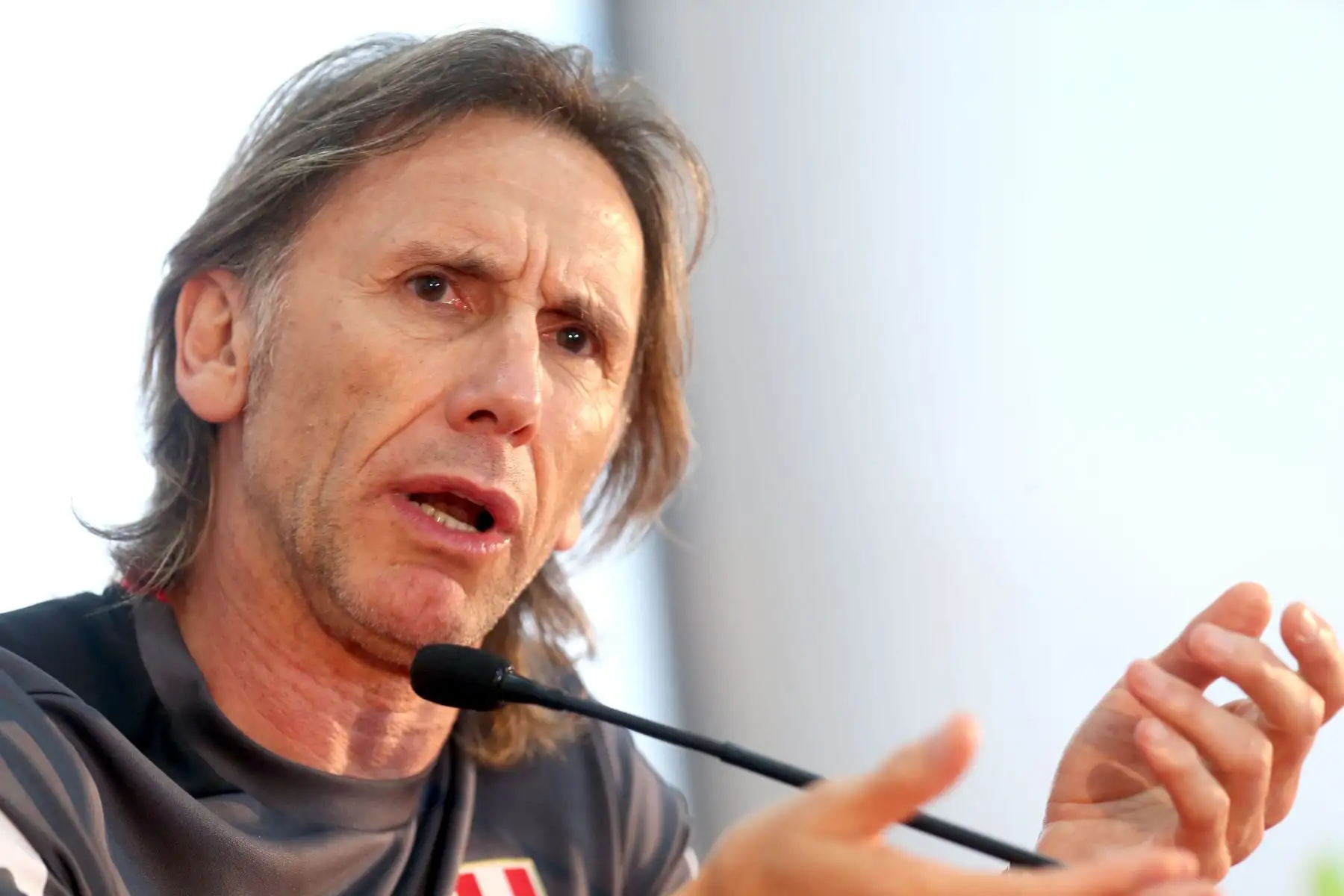 Ricardo Gareca, entrenador de la selección peruana de fútbol  expresó su solidaridad con el delantero Paolo Guerrero y agregó que la sanción en su contra, que lo margina del Mundial de Rusia 2018, es totalmente injusta y carente de sentido. Foto: ANDINA/Dante Zegarra