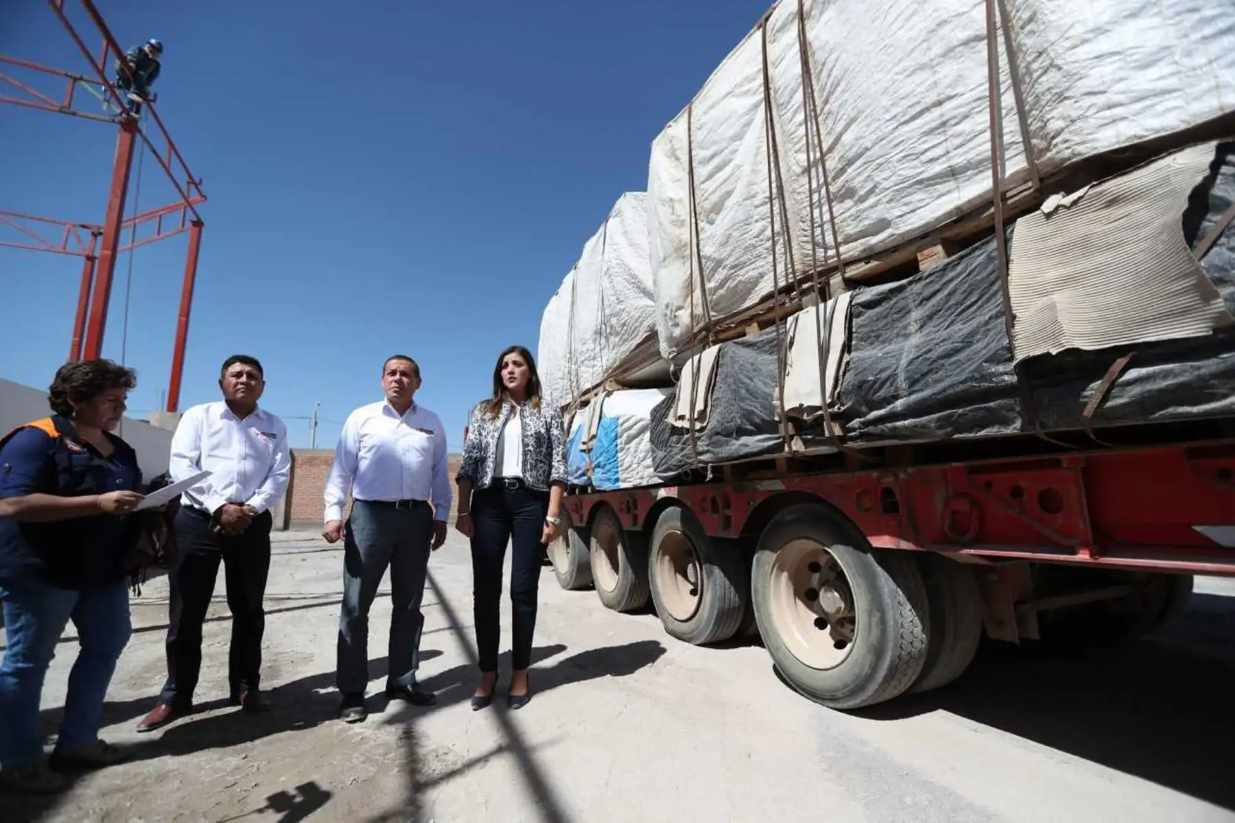 Ministerio de Vivienda traslada módulos de vivienda para damnificados por sismo ocurrido en Caravelí, Arequipa. ANDINA/Difusión
