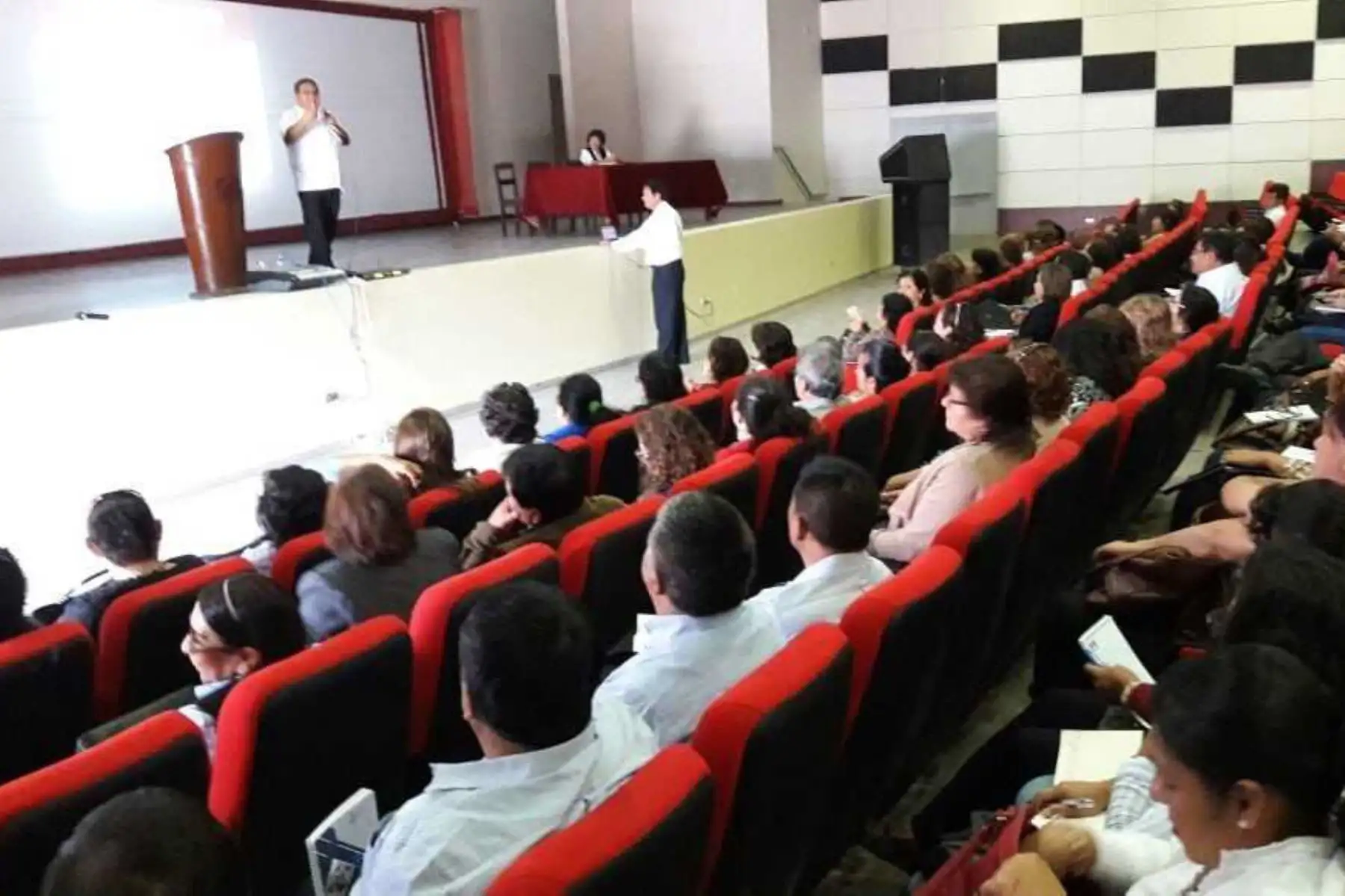 La Unidad de Gestión Educativa Local (Ugel) de Chiclayo inició una serie de acciones de prevención del síndrome de Guillain Barré en la comunidad educativa de su jurisdicción.