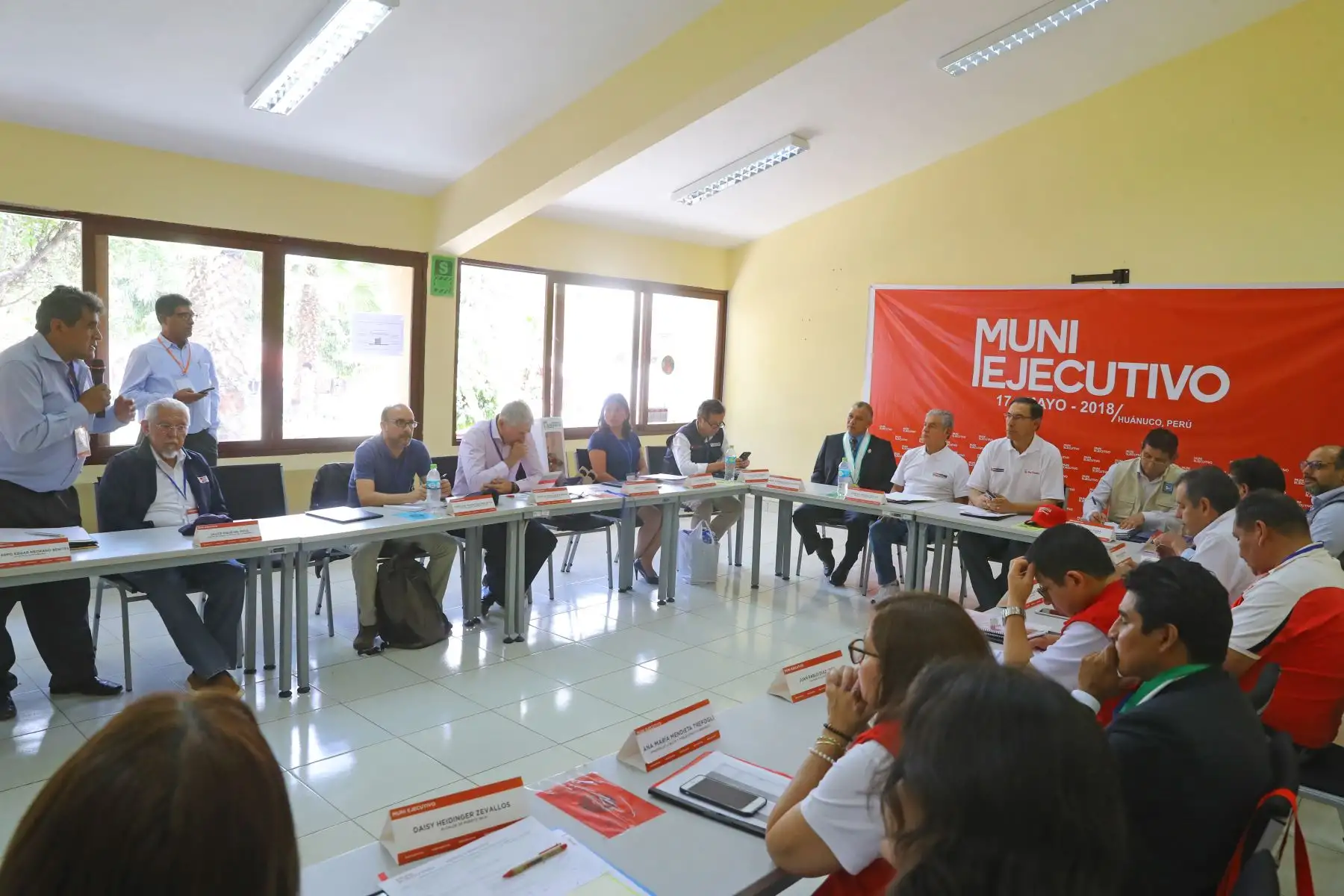 Presidente Martín Vizcarra, junto al presidente de la Presidencia del Consejo de Ministros del Perú, César Villanueva, ofrece conclusiones al finalizar el Muni Ejecutivo Extraordinario en Huánuco.Foto: ANDINA/Prensa Presidencia