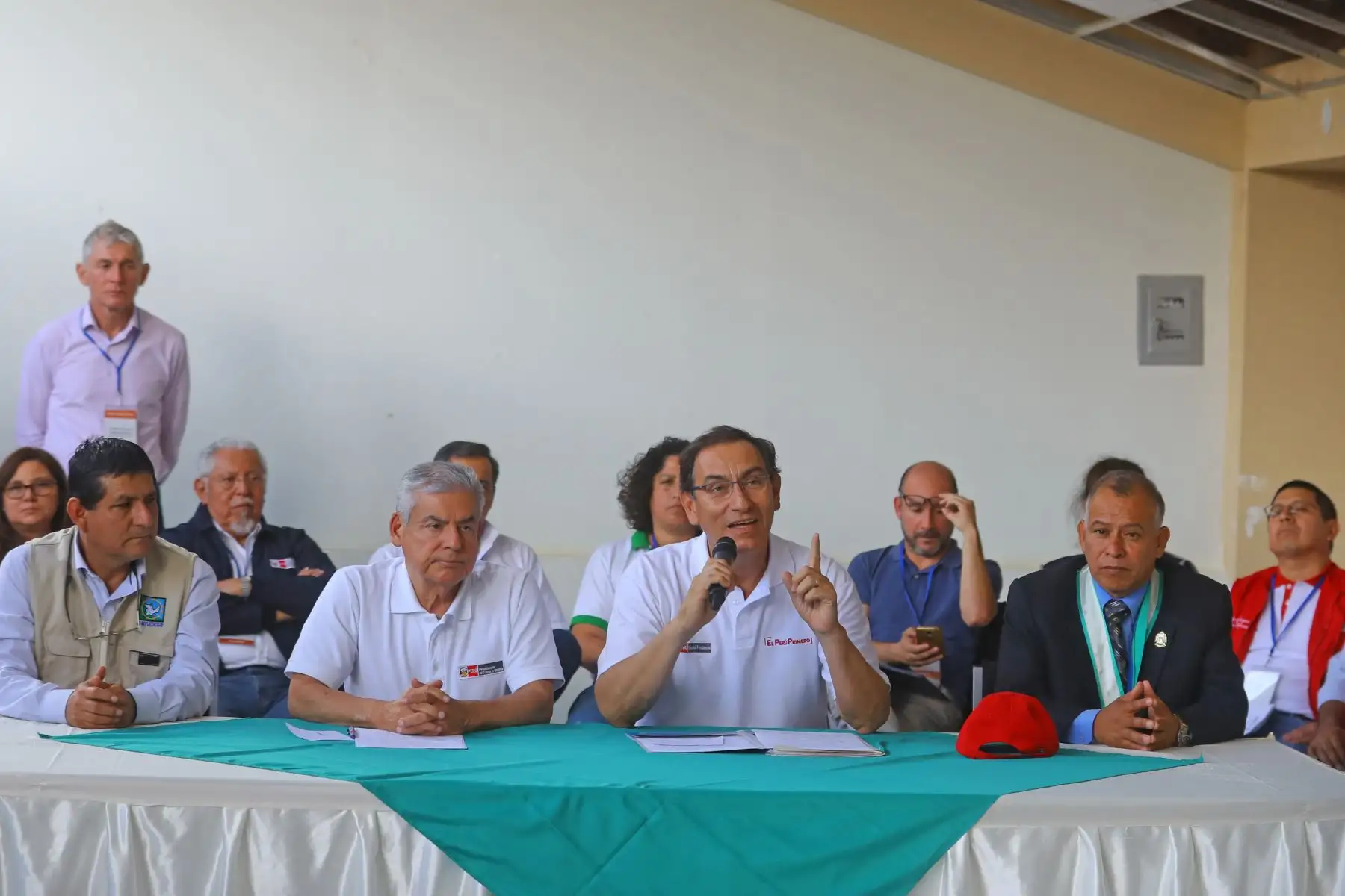 Presidente Martín Vizcarra, junto al presidente de la Presidencia del Consejo de Ministros del Perú, César Villanueva, ofrece conclusiones al finalizar el Muni Ejecutivo Extraordinario en Huánuco.Foto: ANDINA/Prensa Presidencia