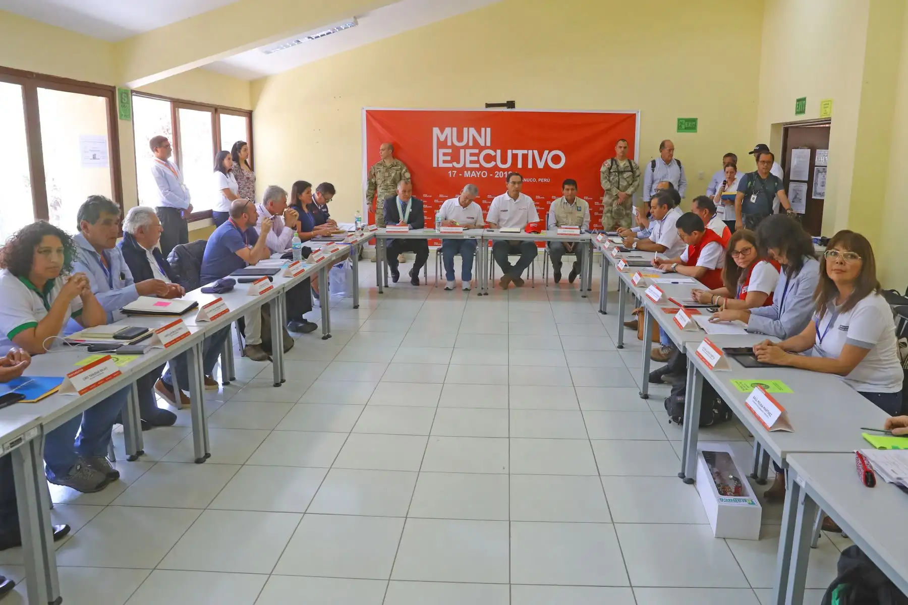 Presidente Martín Vizcarra, junto al presidente de la Presidencia del Consejo de Ministros del Perú, César Villanueva, ofrece conclusiones al finalizar el Muni Ejecutivo Extraordinario en Huánuco.Foto: ANDINA/Prensa Presidencia