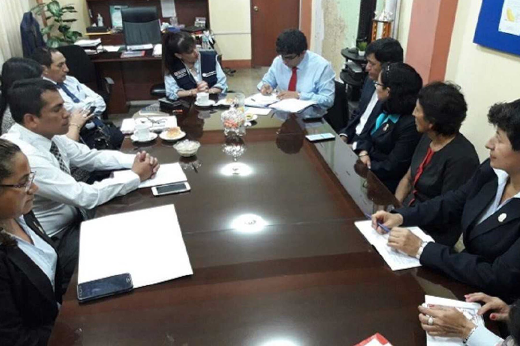 Ministra de Salud Silvia Pessah se reunió con alcaldes provinciales de Huánuco en el Muni Ejecutivo
