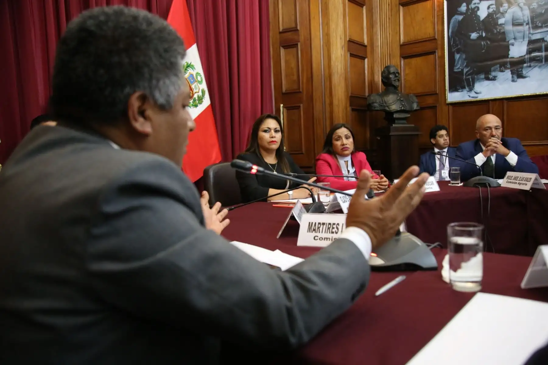 Comisión Agraria, presidido por Gladys Andrade.