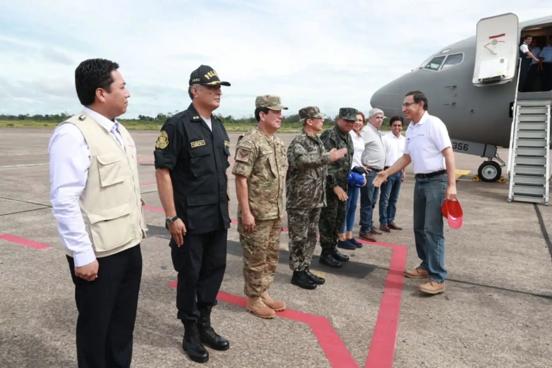 El presidente Martín Vizcarra supervisa los avances en la construcción de nuevo hospital y las  de obras en el puente Nanay, además inspeccionar dos centros educativos, en la región Loreto.Foto:ANDINA/Prensa Presidencia