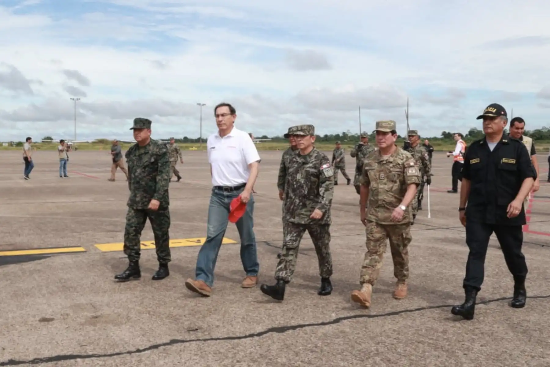 El presidente Martín Vizcarra supervisa los avances en la construcción de nuevo hospital y las  de obras en el puente Nanay, además inspeccionar dos centros educativos, en la región Loreto.Foto:ANDINA/Prensa Presidencia