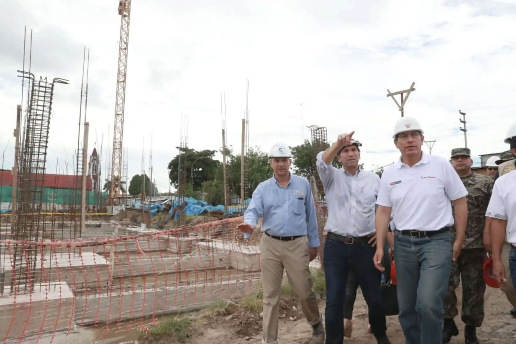 El presidente Martín Vizcarra inspeccionó el avance de la construcción del nuevo Hospital César Garayar, obra que beneficiará a más de 300 mil habitantes de la región Loreto.Foto:ANDINA/Prensa Presidencia