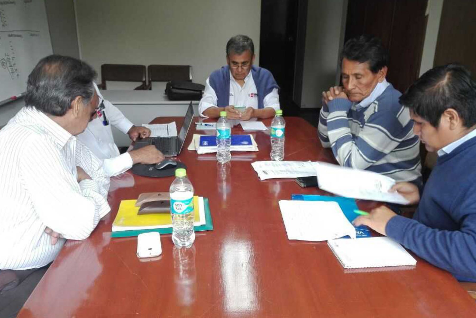 El Ministerio de Agricultura y Riego (Minagri) a través del Programa SubSectorial de Irrigaciones (PSI) desarrolló una evaluación integral del nuevo Programa de Reconstrucción con Cambios en la región La Libertad en reunión sostenida con los presidentes de las juntas de usuarios de la jurisdicción.